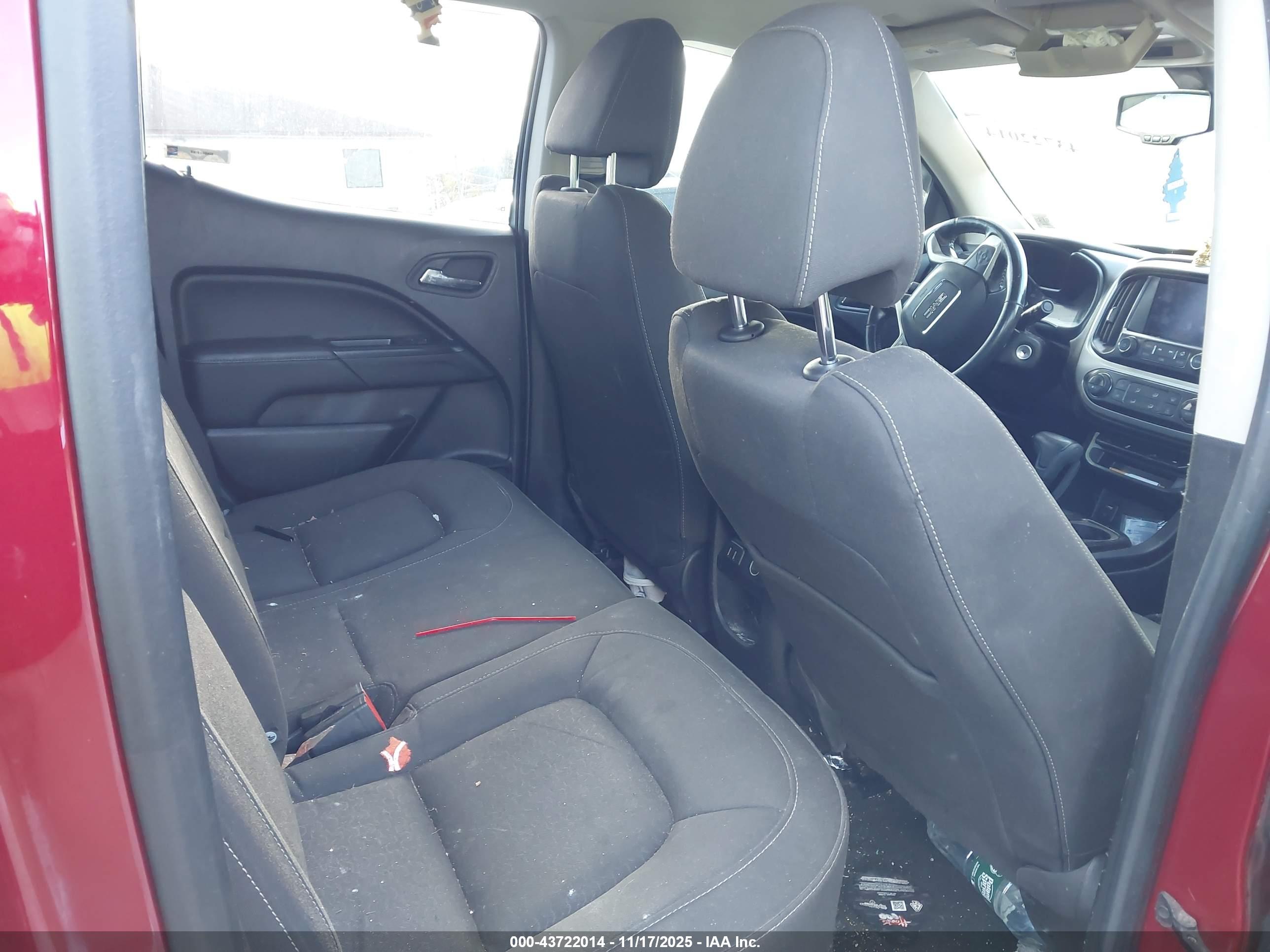 GMC CANYON image 8