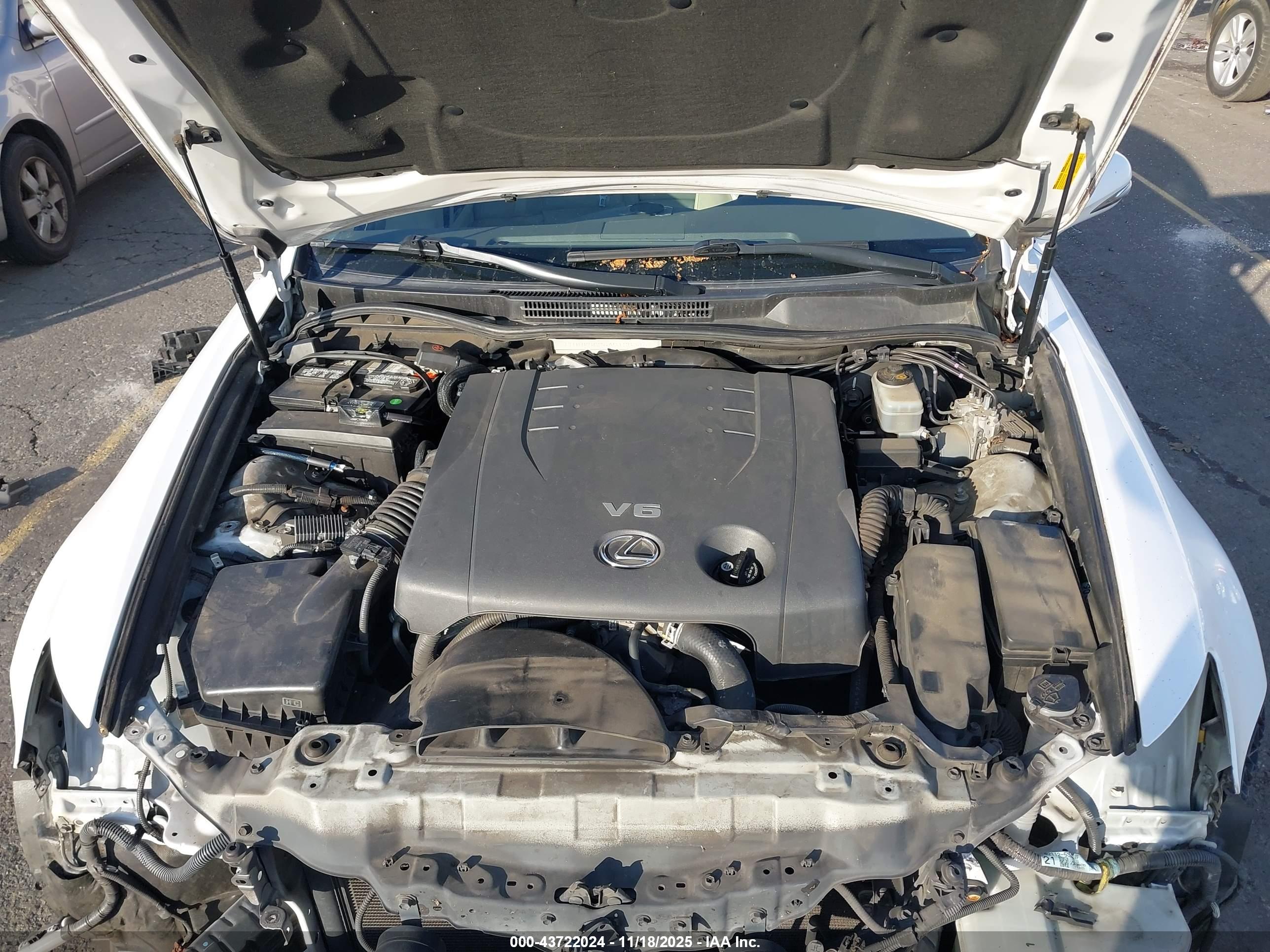 LEXUS IS image 10