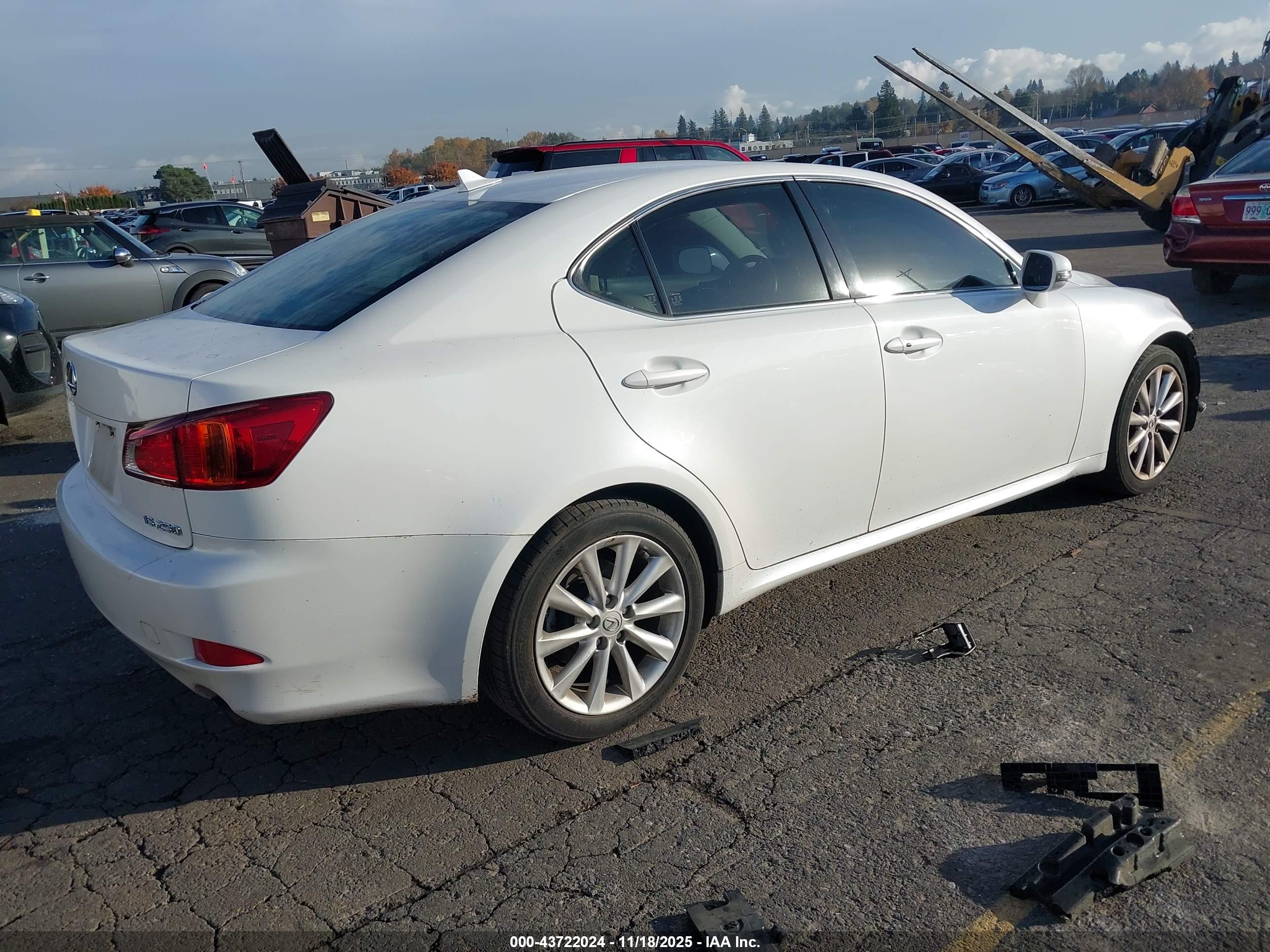 LEXUS IS image 4