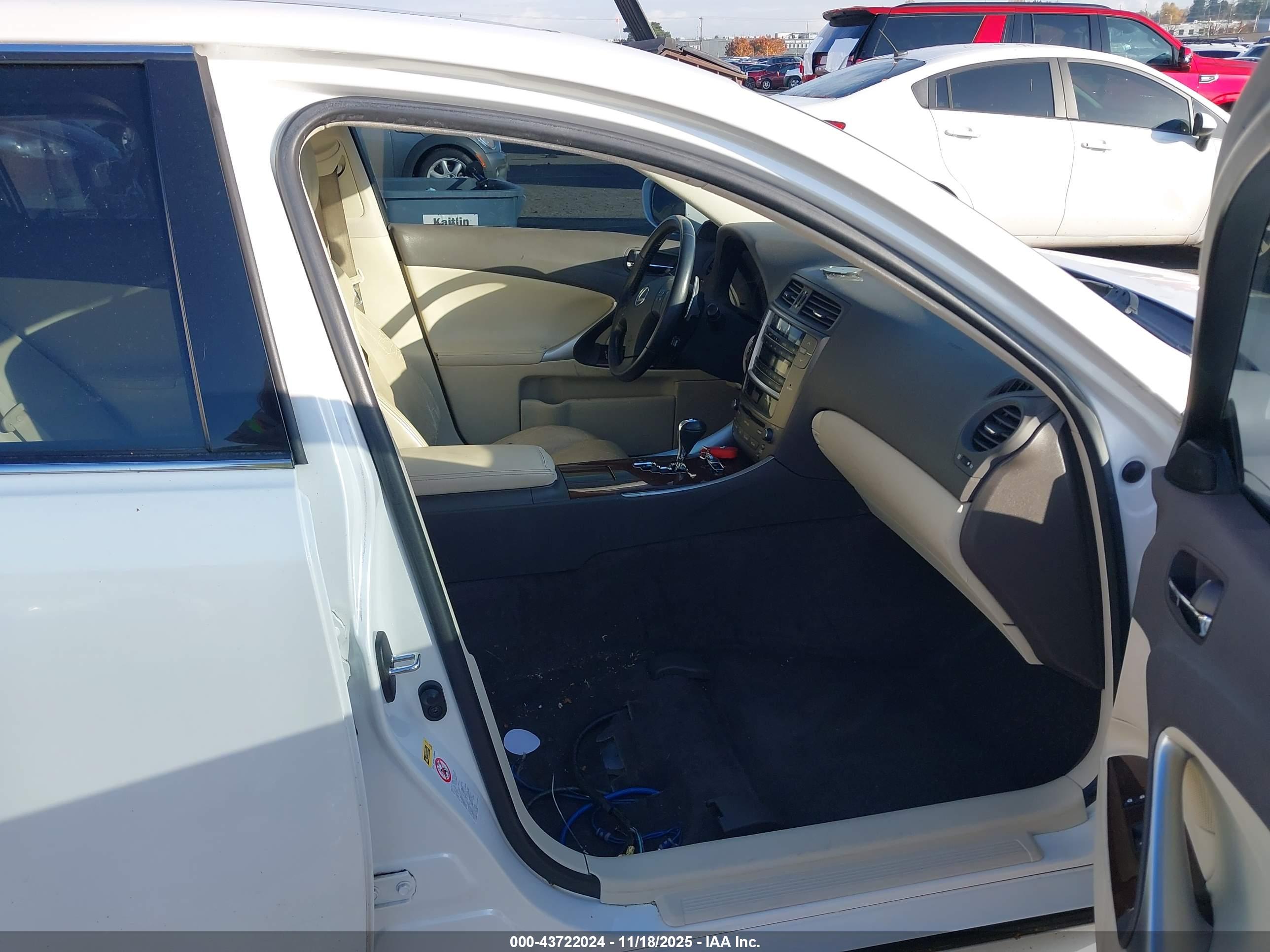 LEXUS IS image 5