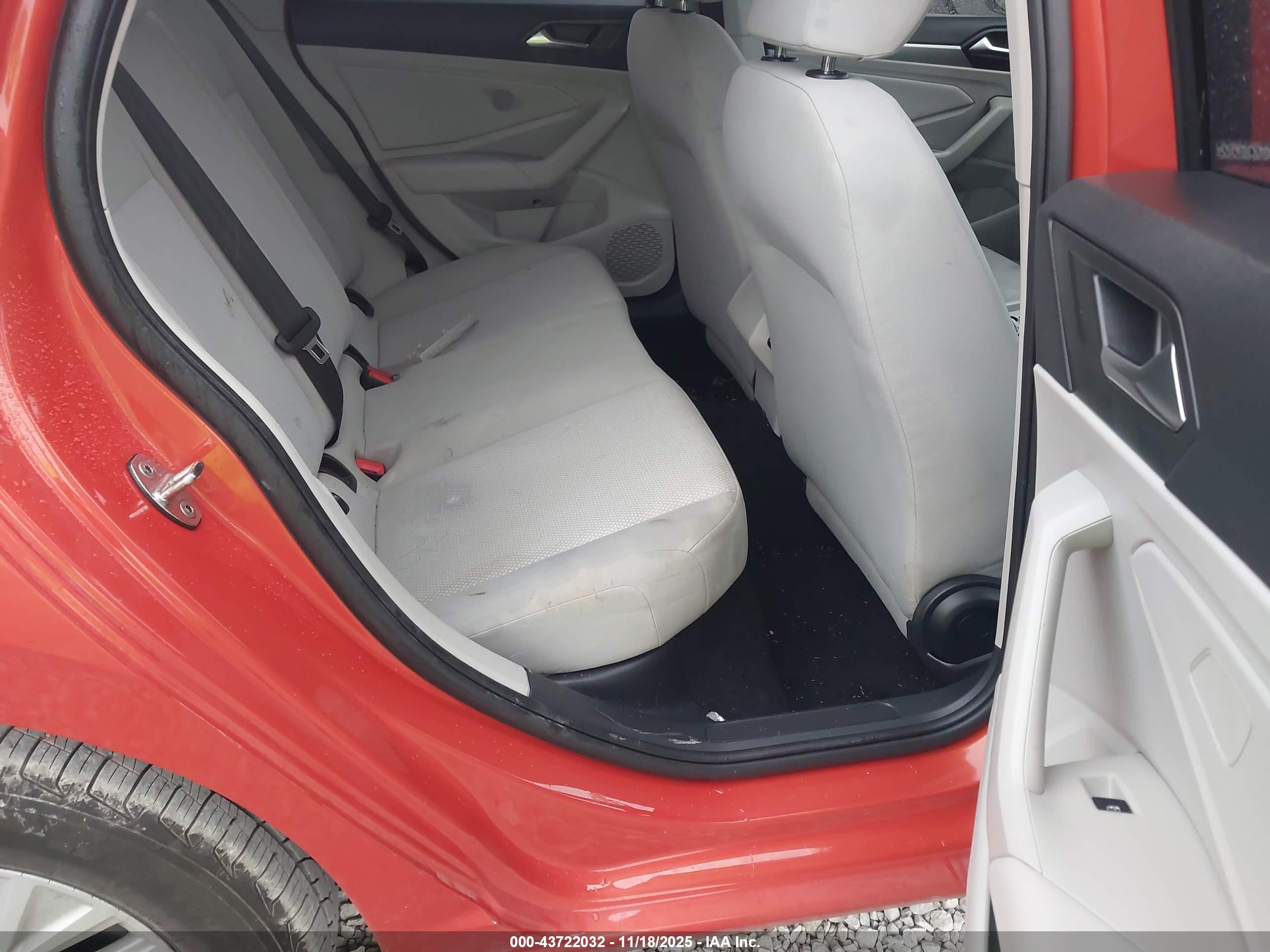 VOLKSWAGEN JETTA image 8