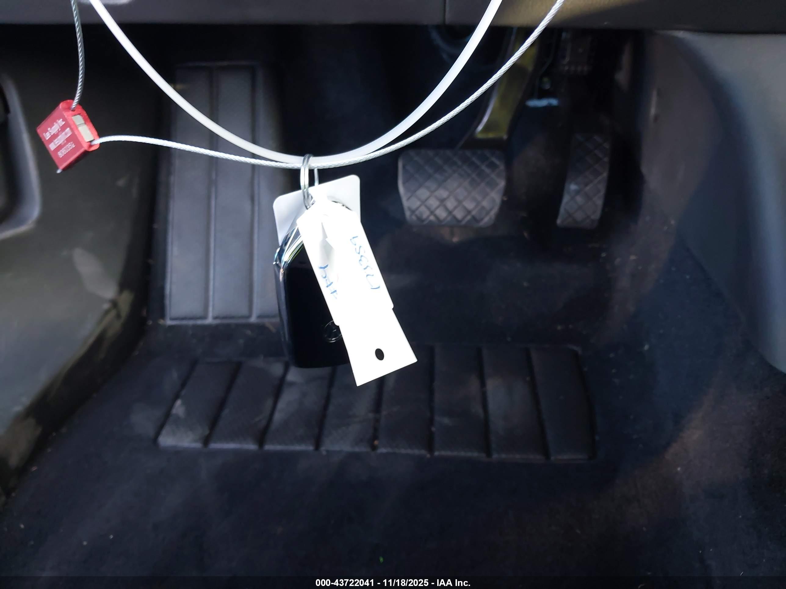 VOLKSWAGEN ID.4 image 11