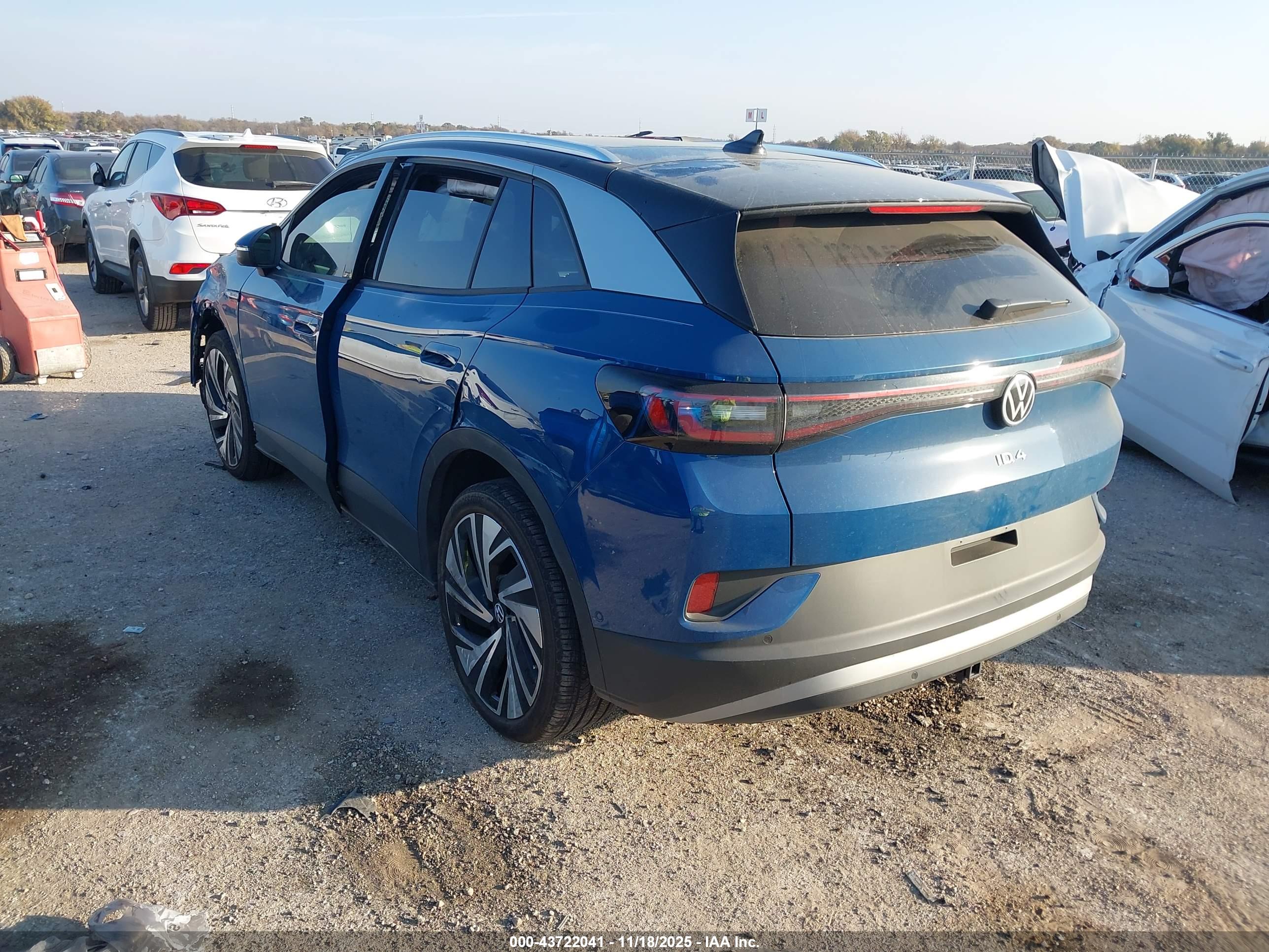 VOLKSWAGEN ID.4 image 3