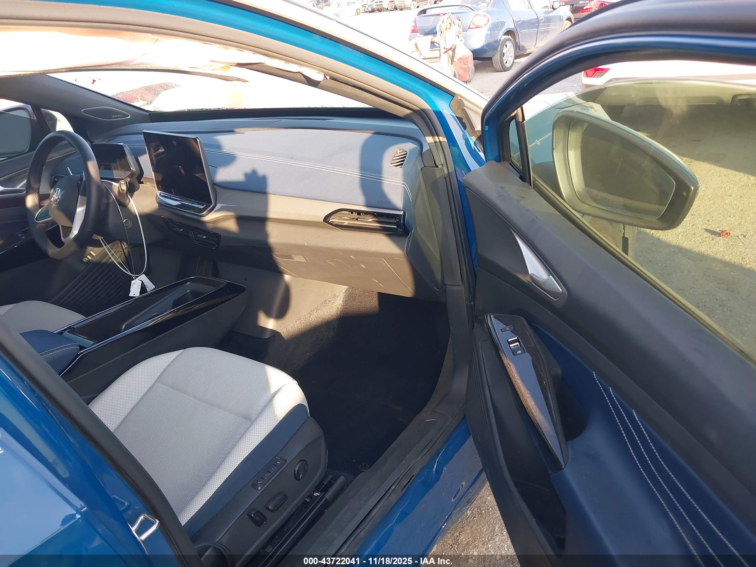 VOLKSWAGEN ID.4 image 5