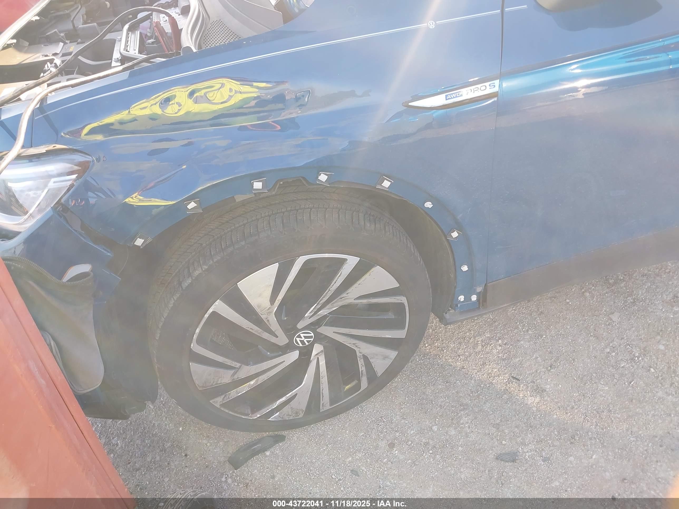 VOLKSWAGEN ID.4 image 6