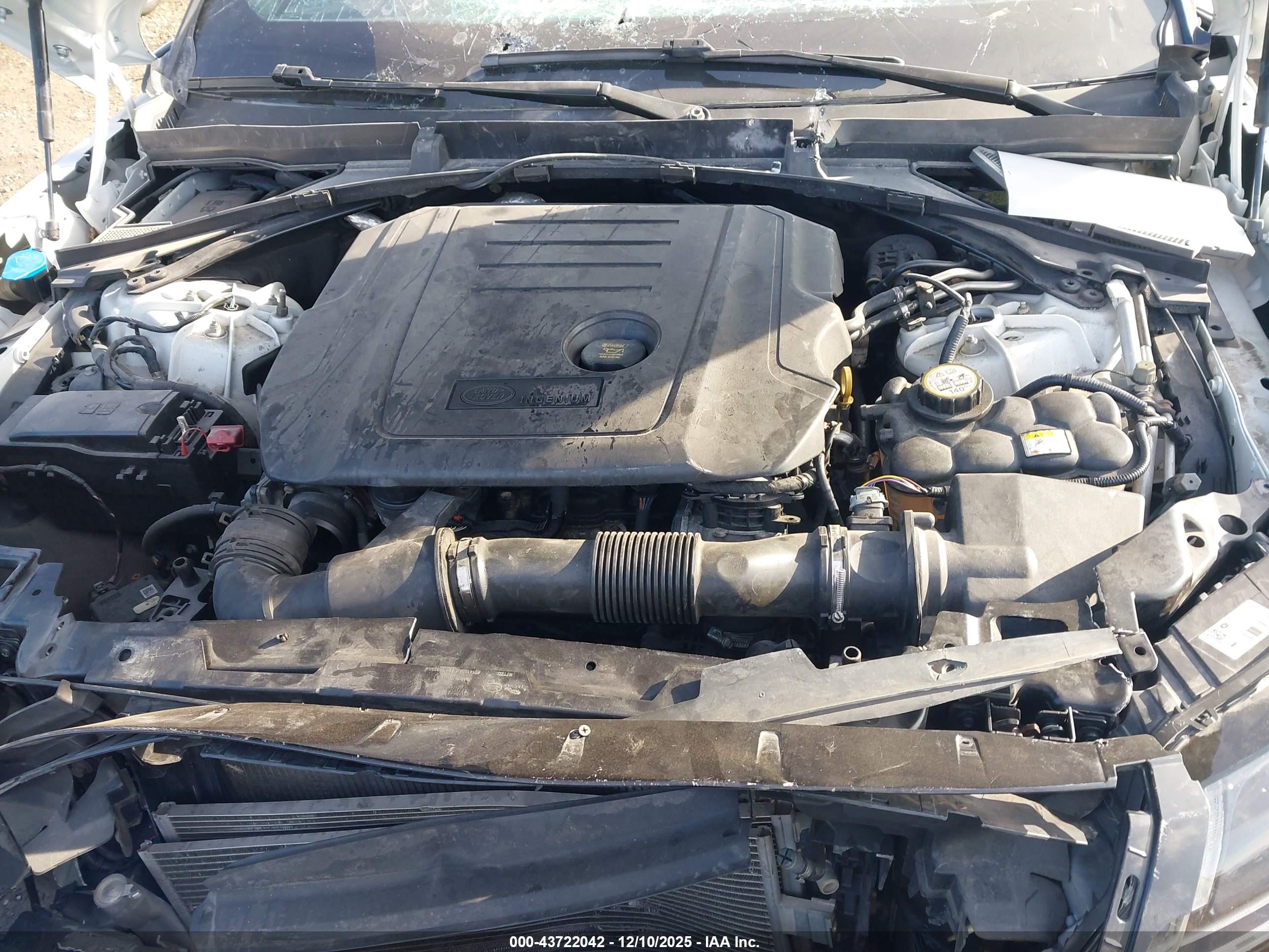 LAND ROVER image 10