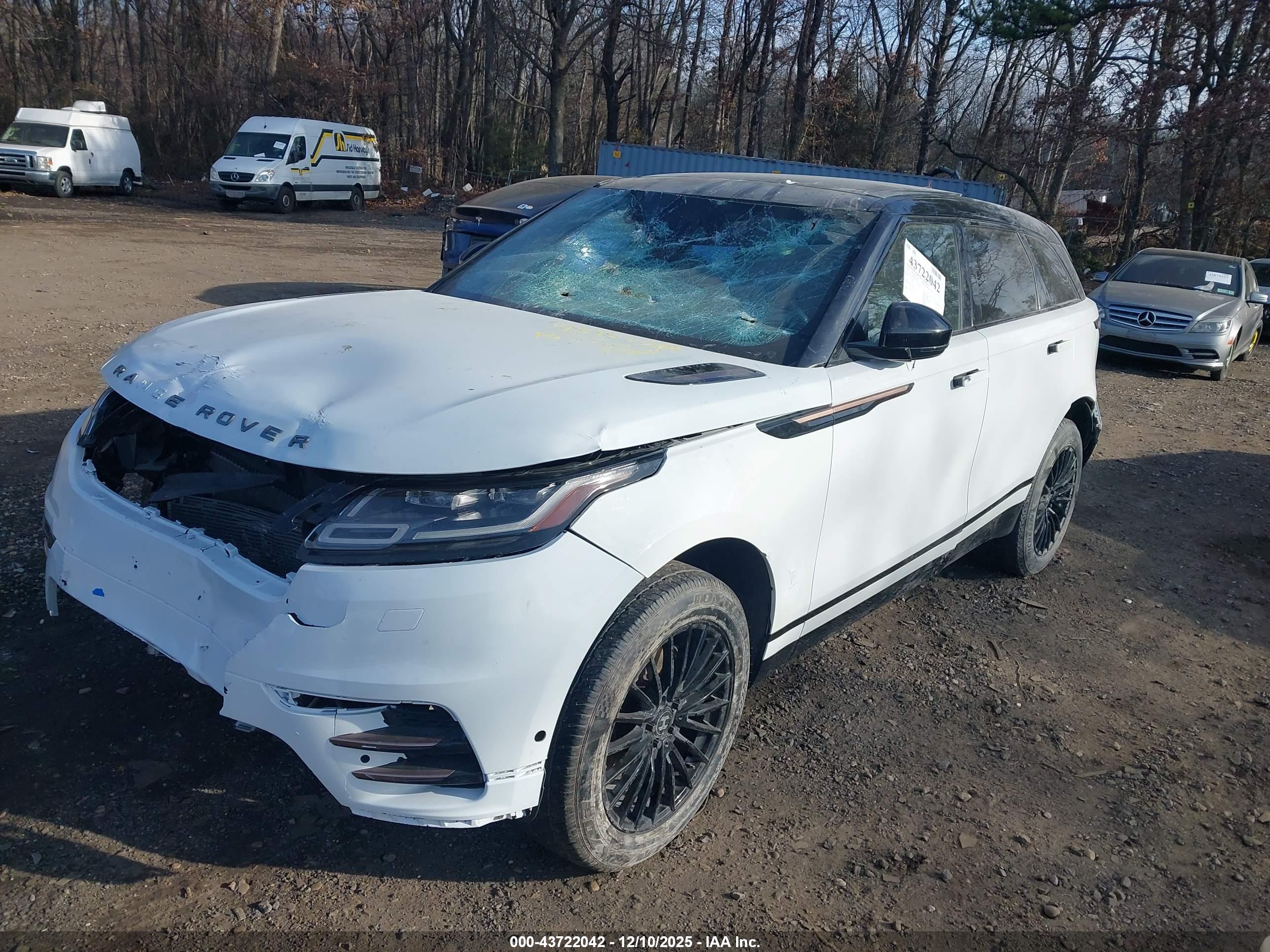 LAND ROVER image 2