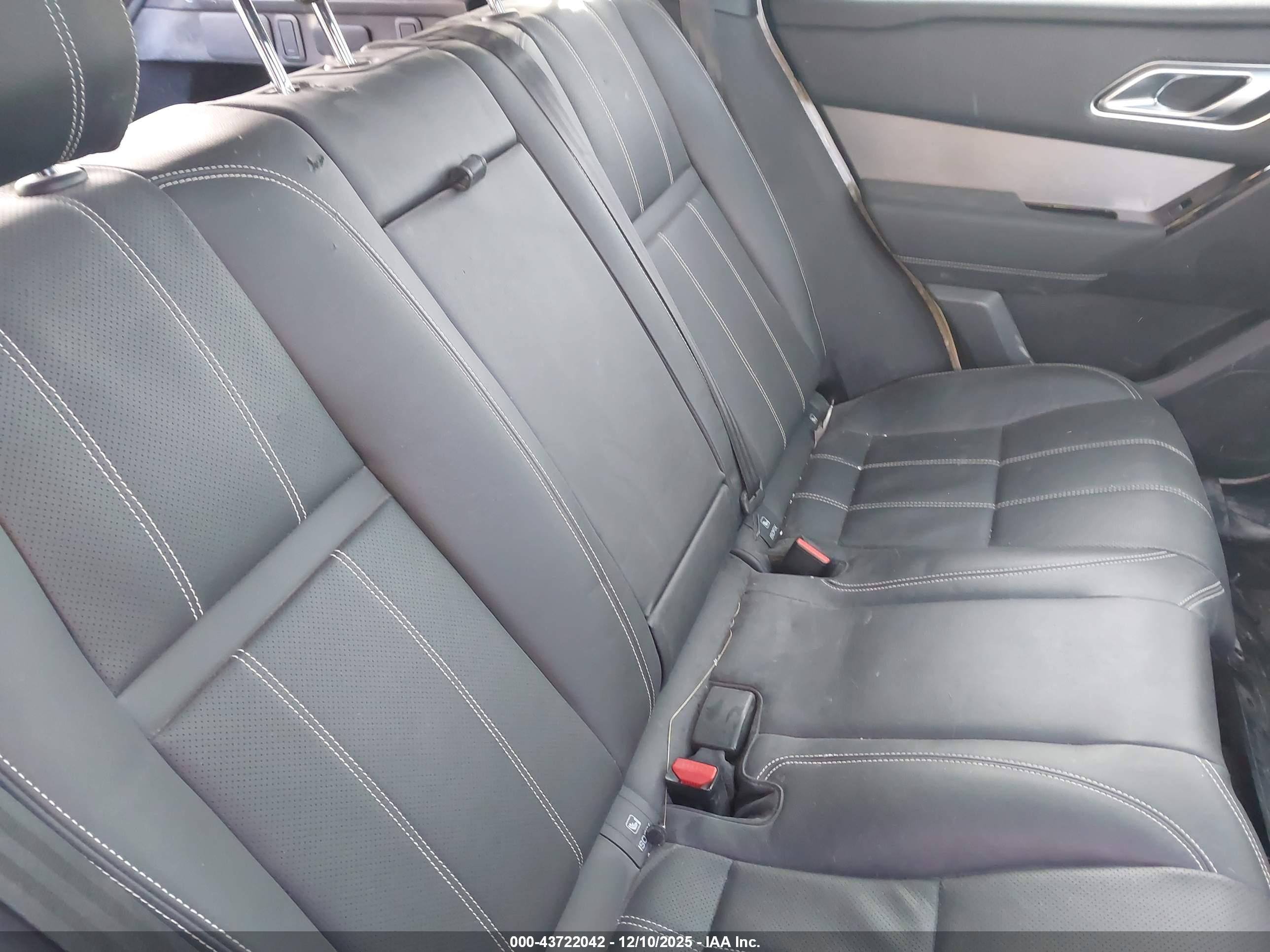 LAND ROVER image 8
