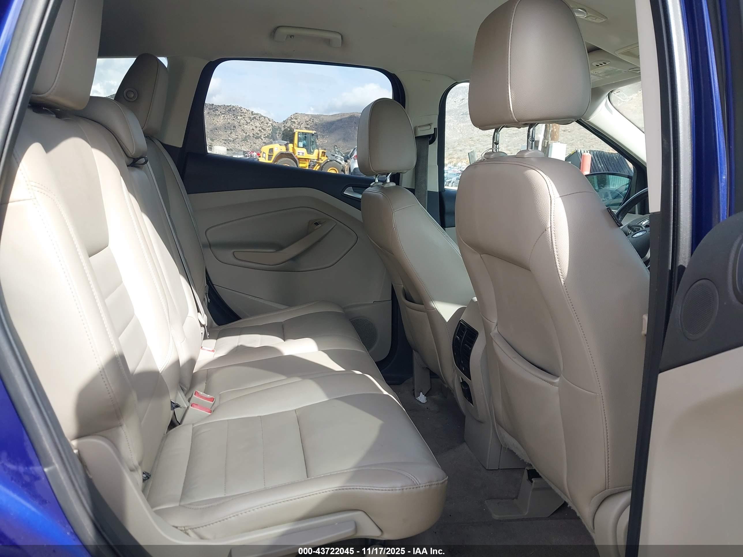 FORD ESCAPE image 8