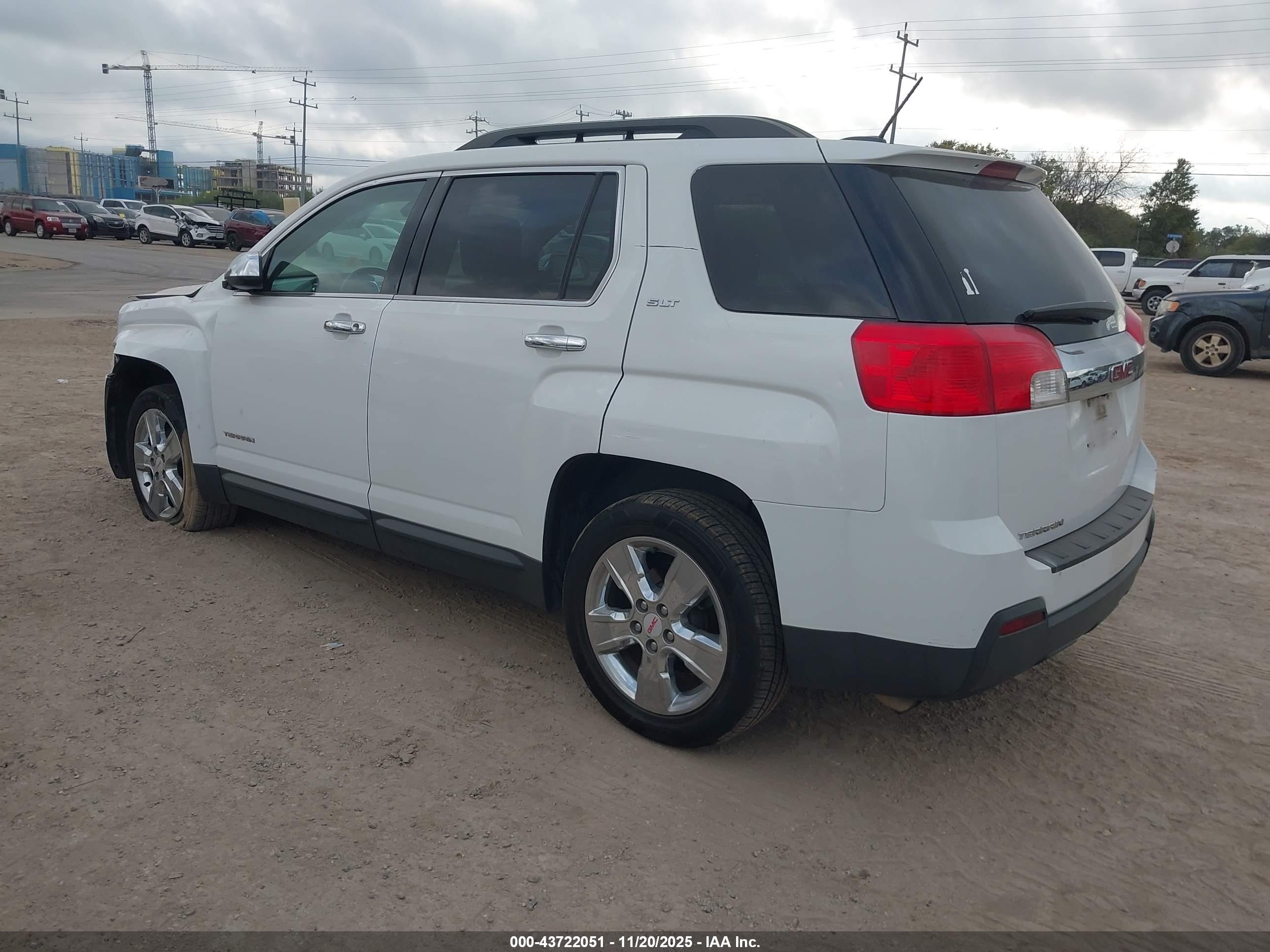 GMC TERRAIN image 3