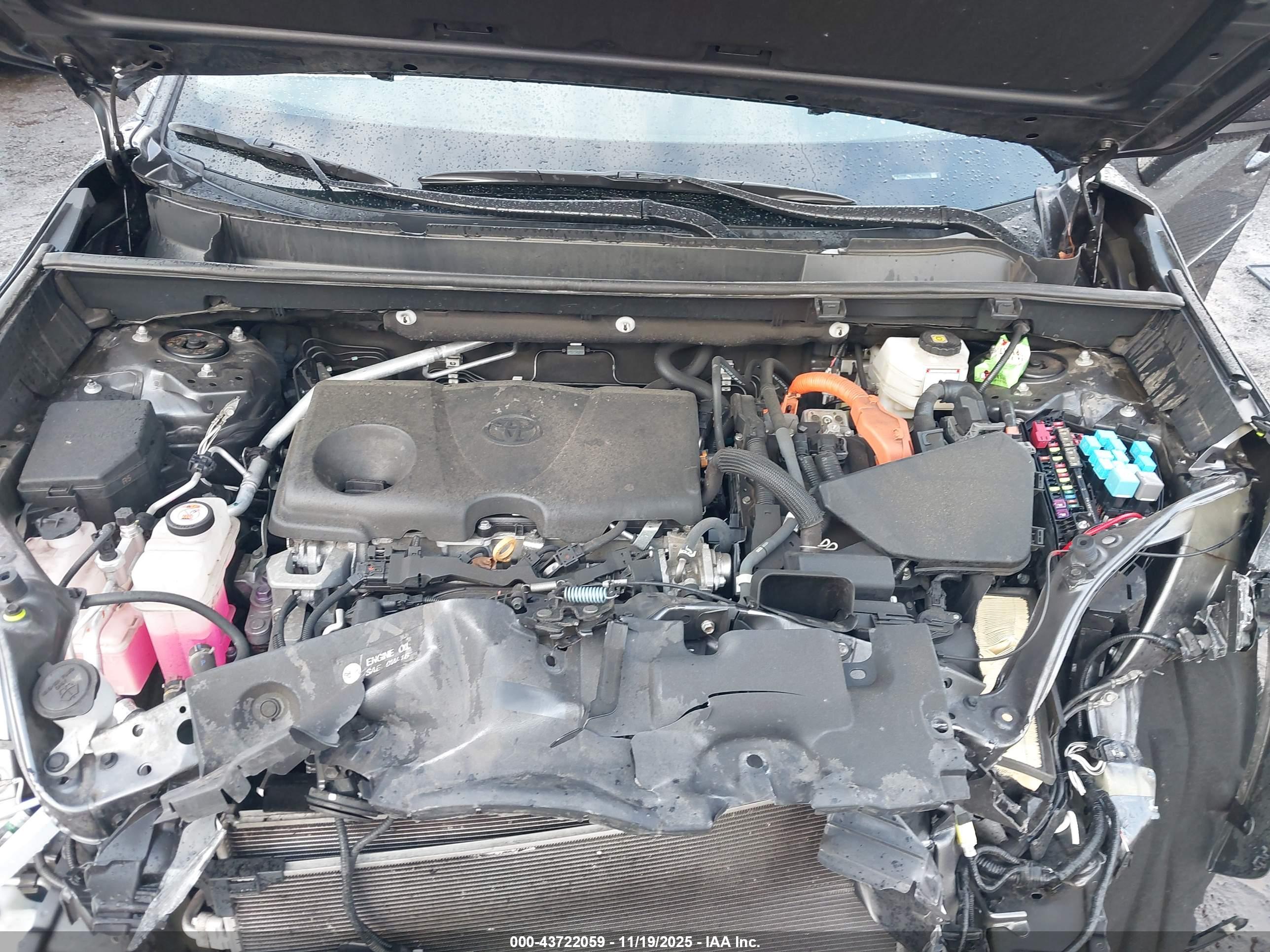 TOYOTA RAV4 image 10
