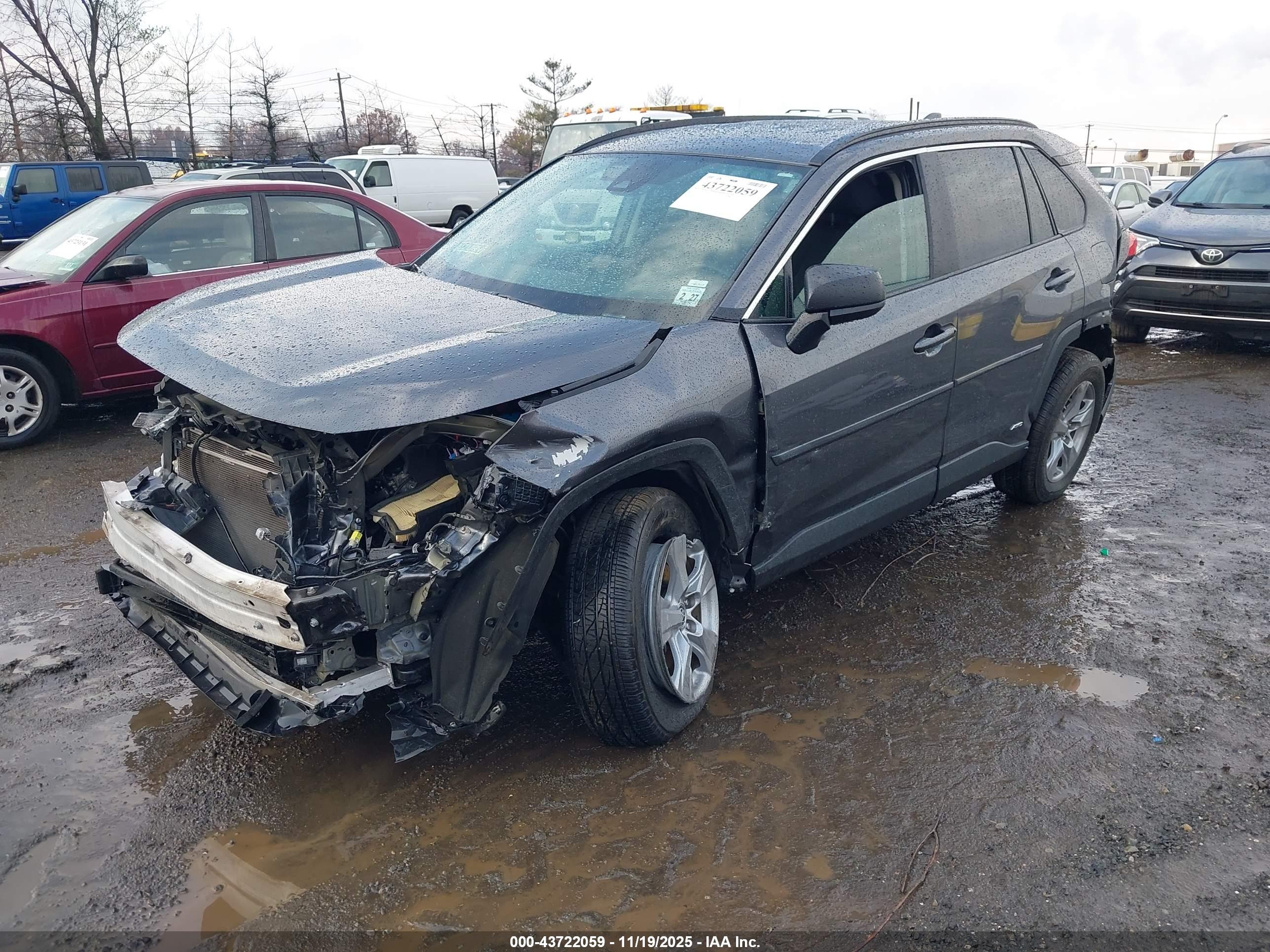 TOYOTA RAV4 image 2
