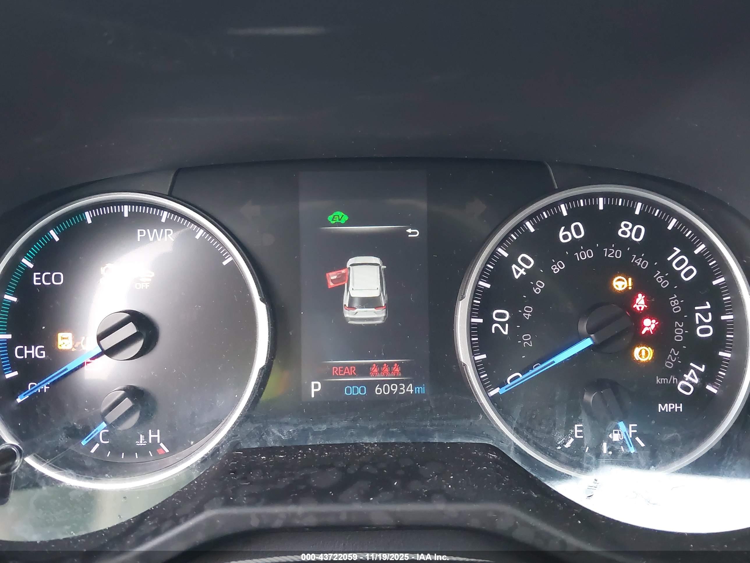 TOYOTA RAV4 image 7