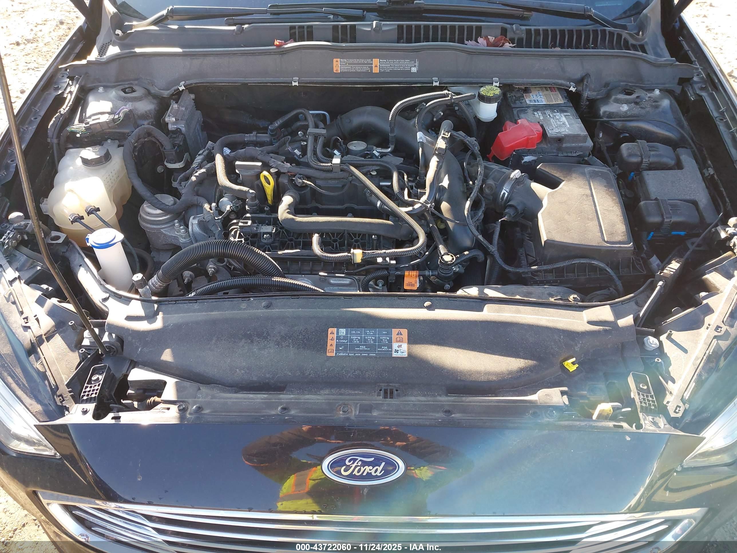 FORD FUSION image 10