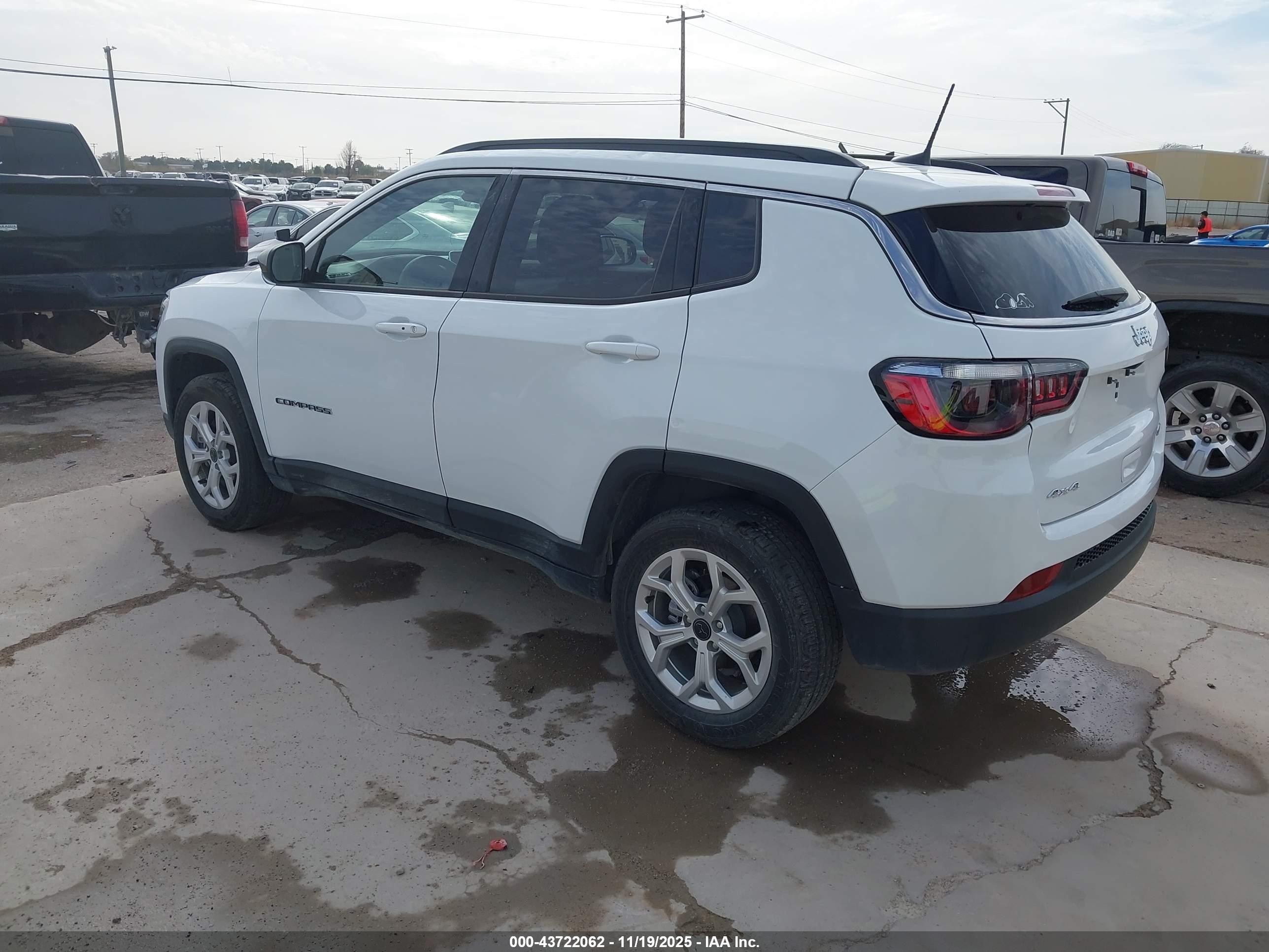 JEEP COMPASS image 3