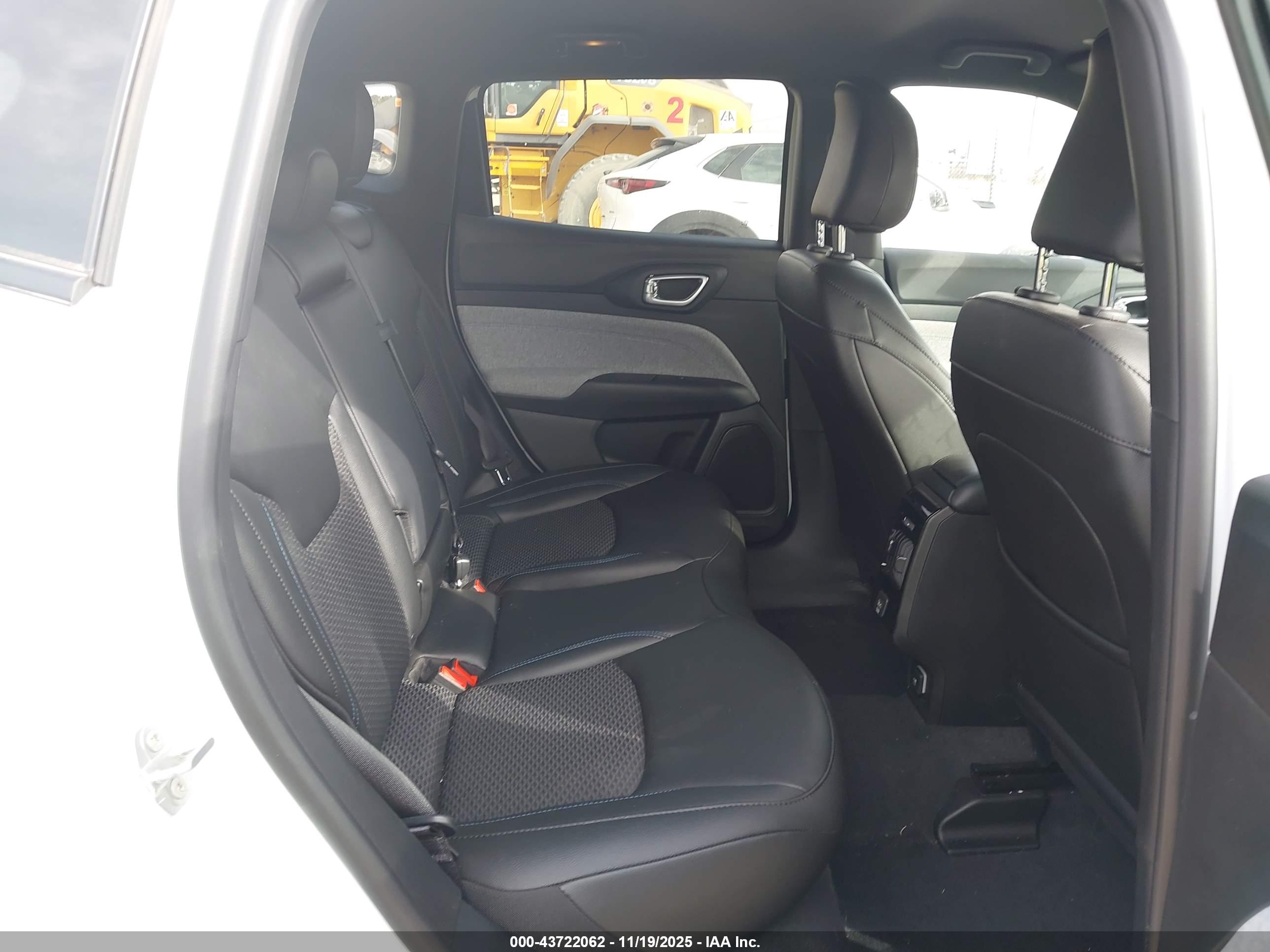 JEEP COMPASS image 8