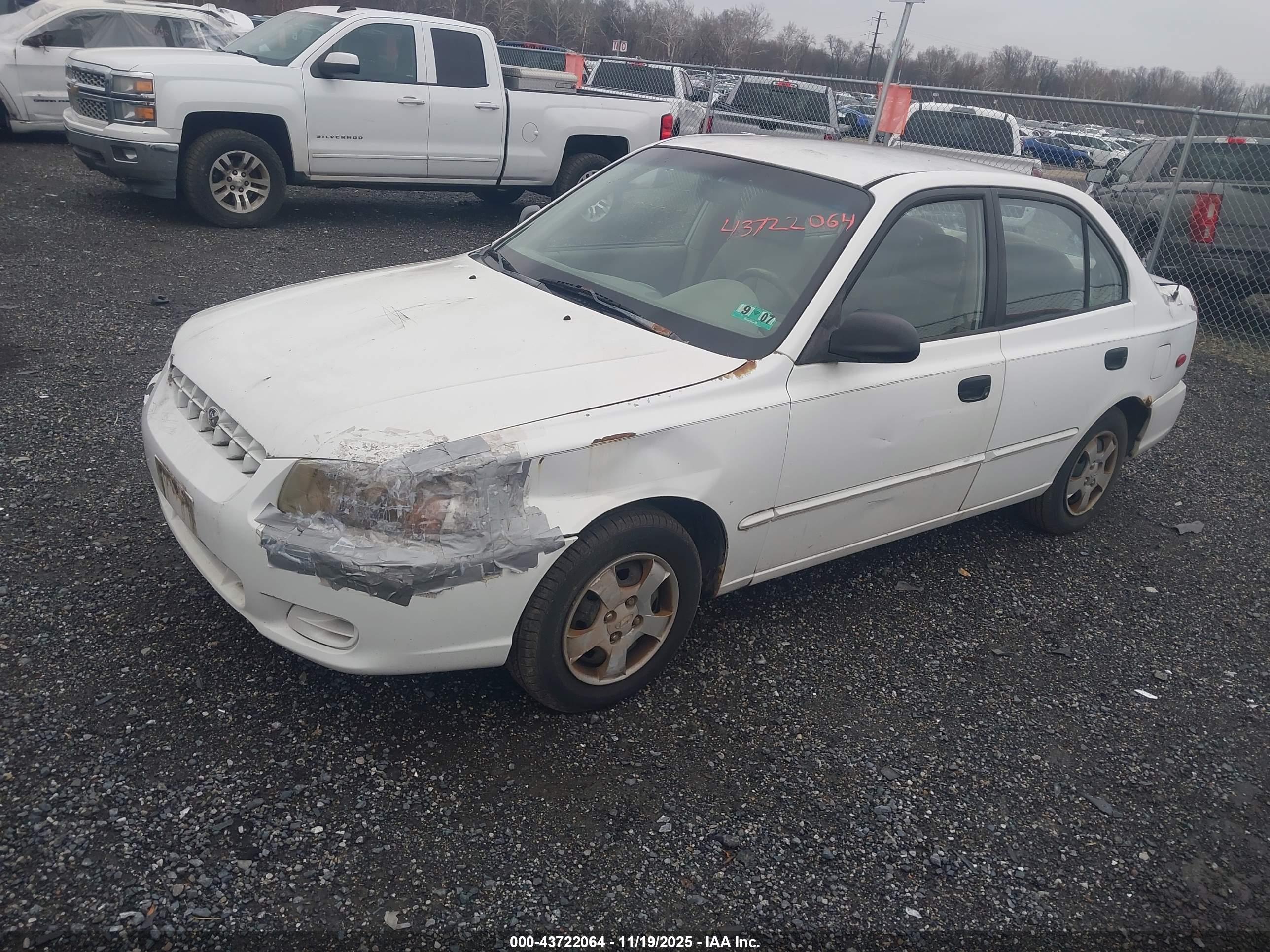 HYUNDAI ACCENT image 2