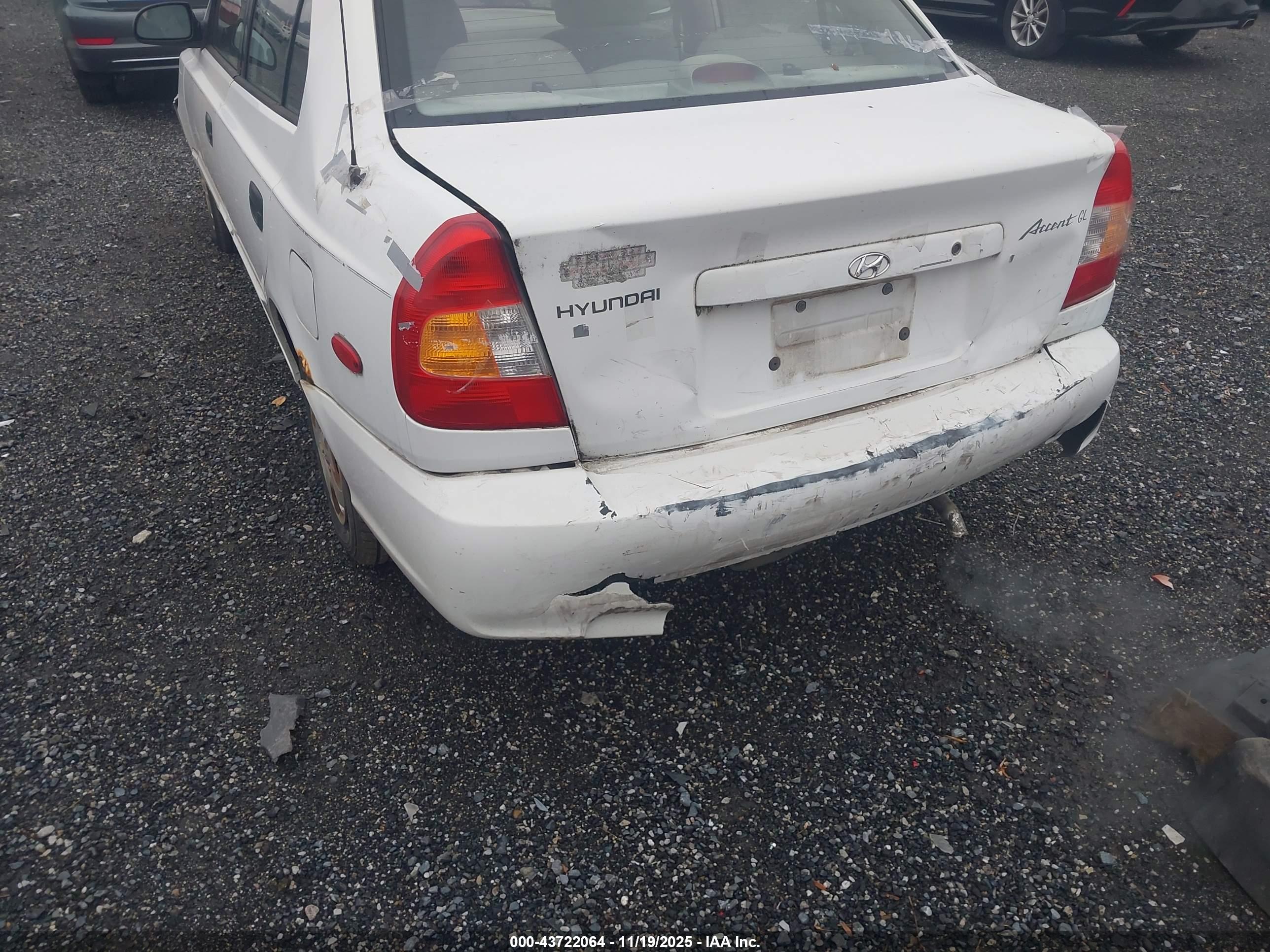 HYUNDAI ACCENT image 6