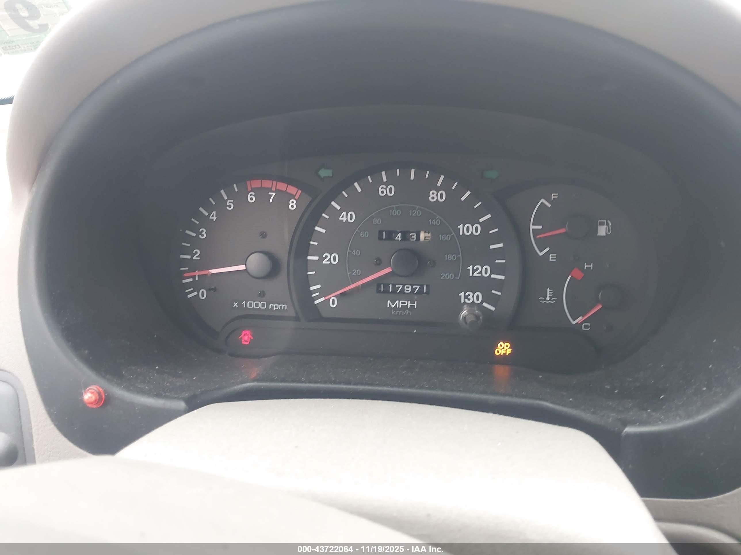 HYUNDAI ACCENT image 7