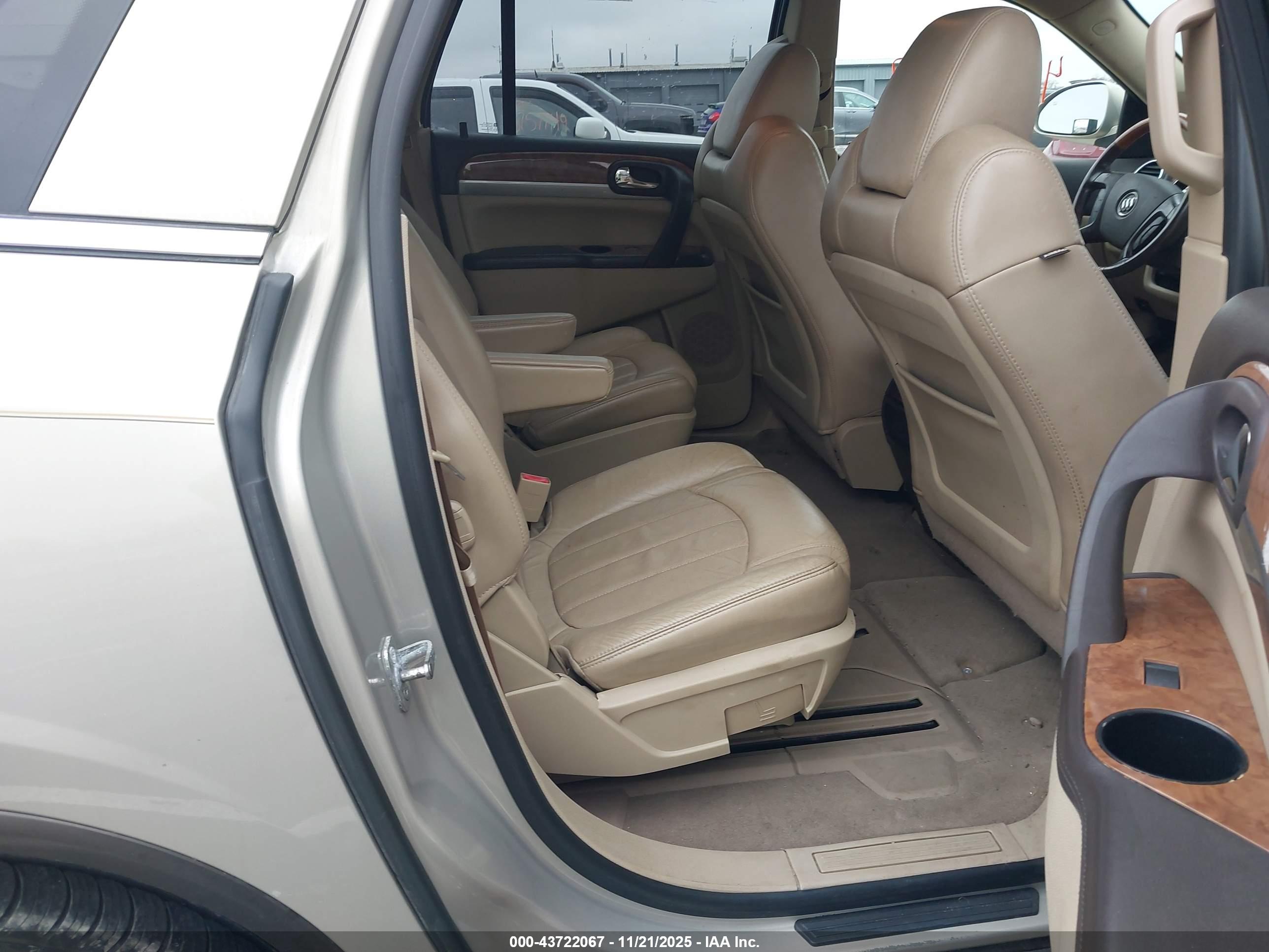 BUICK ENCLAVE image 8
