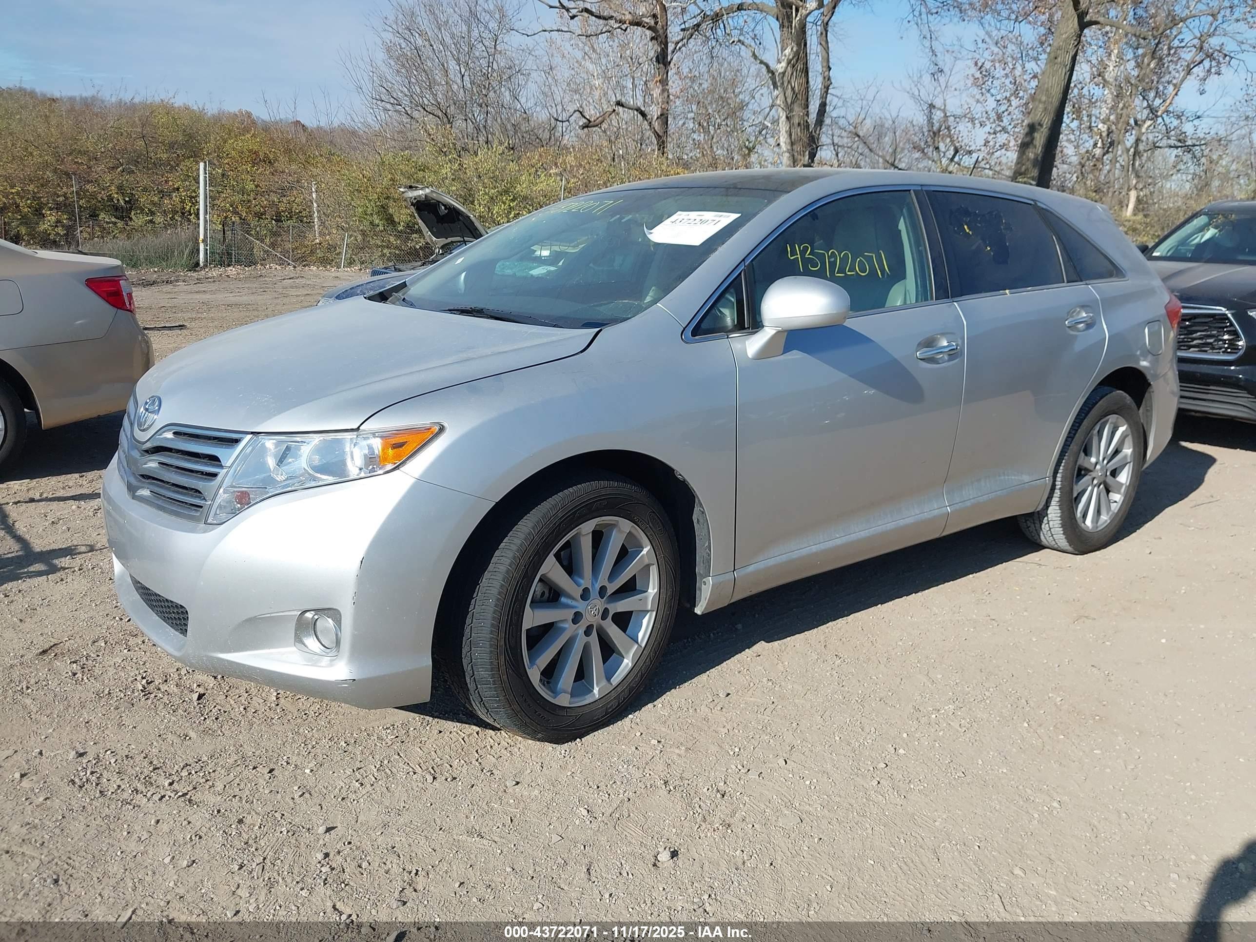 TOYOTA VENZA image 2