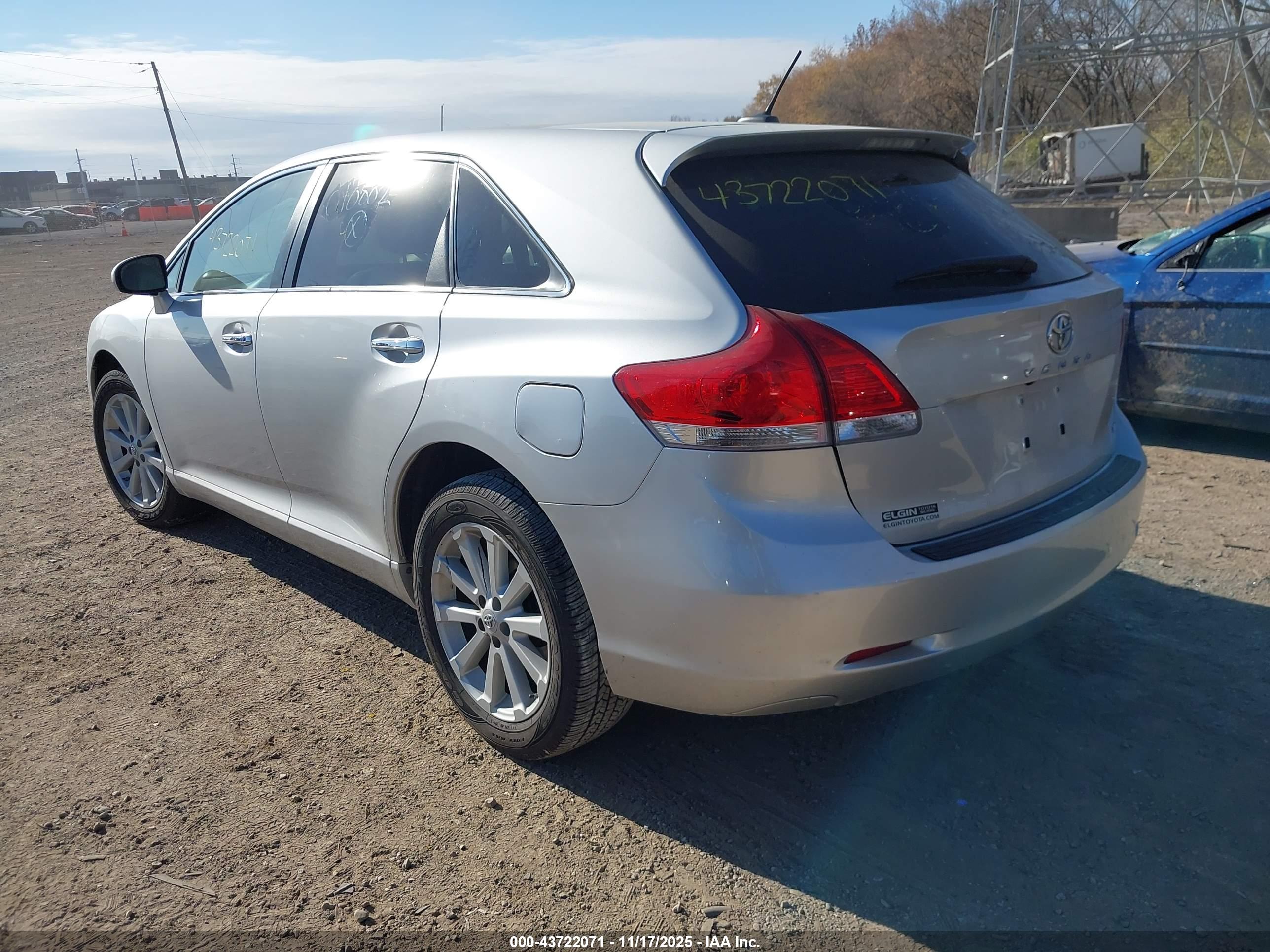 TOYOTA VENZA image 3