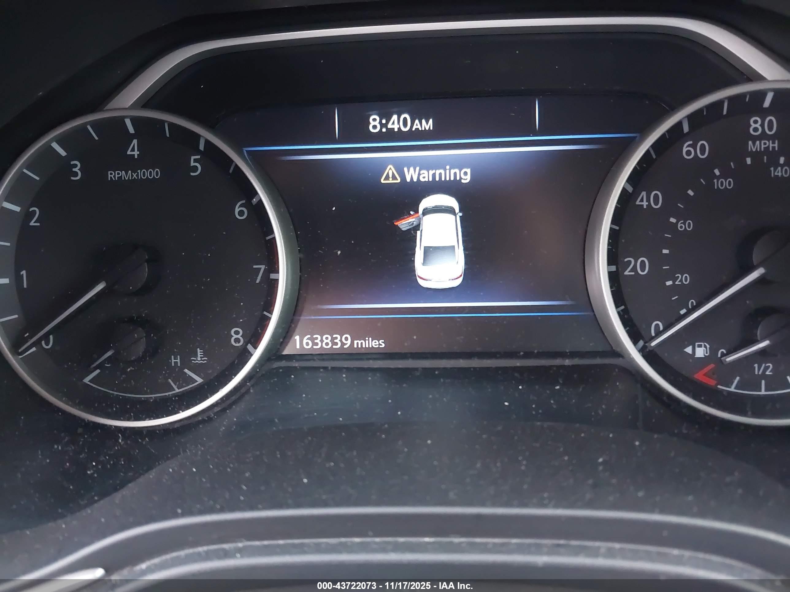 NISSAN MAXIMA image 7