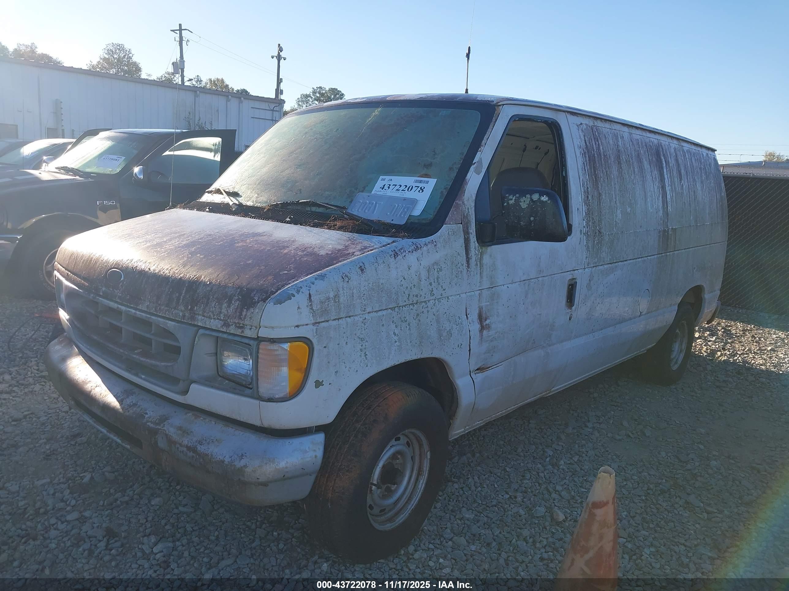 FORD E-150 image 2