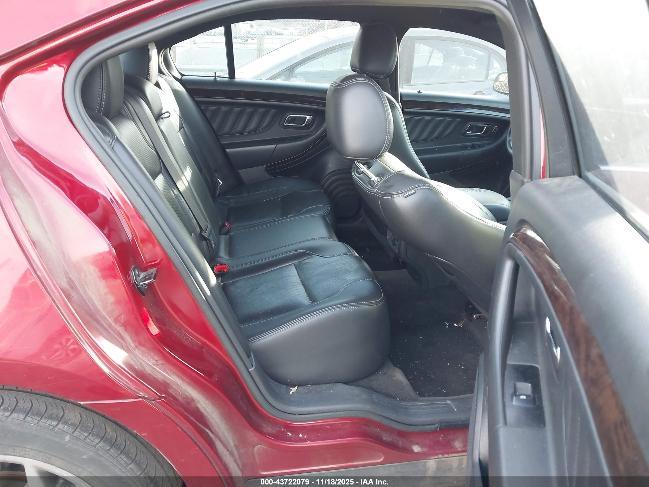 FORD TAURUS image 8