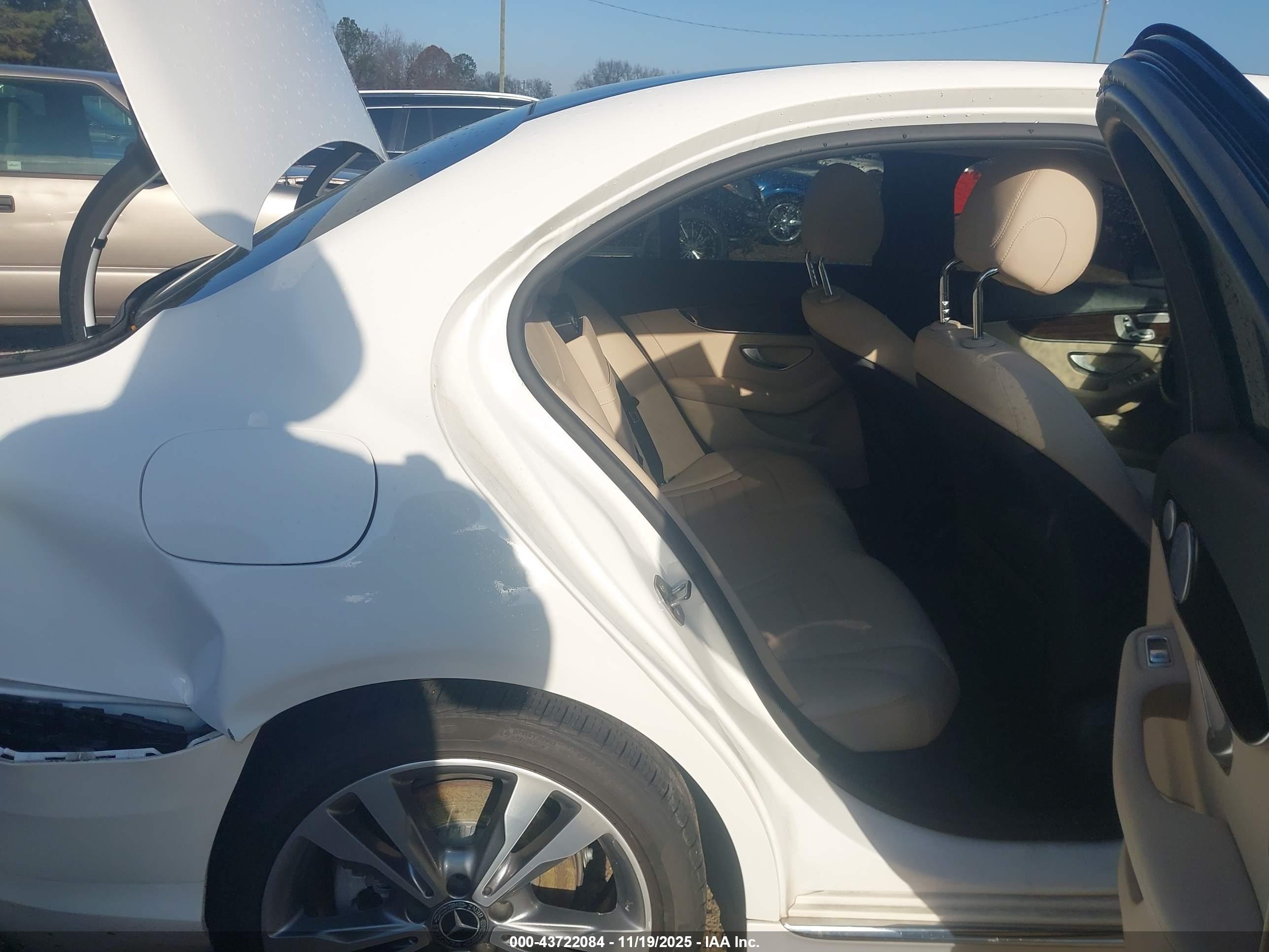 MERCEDES-BENZ C image 8