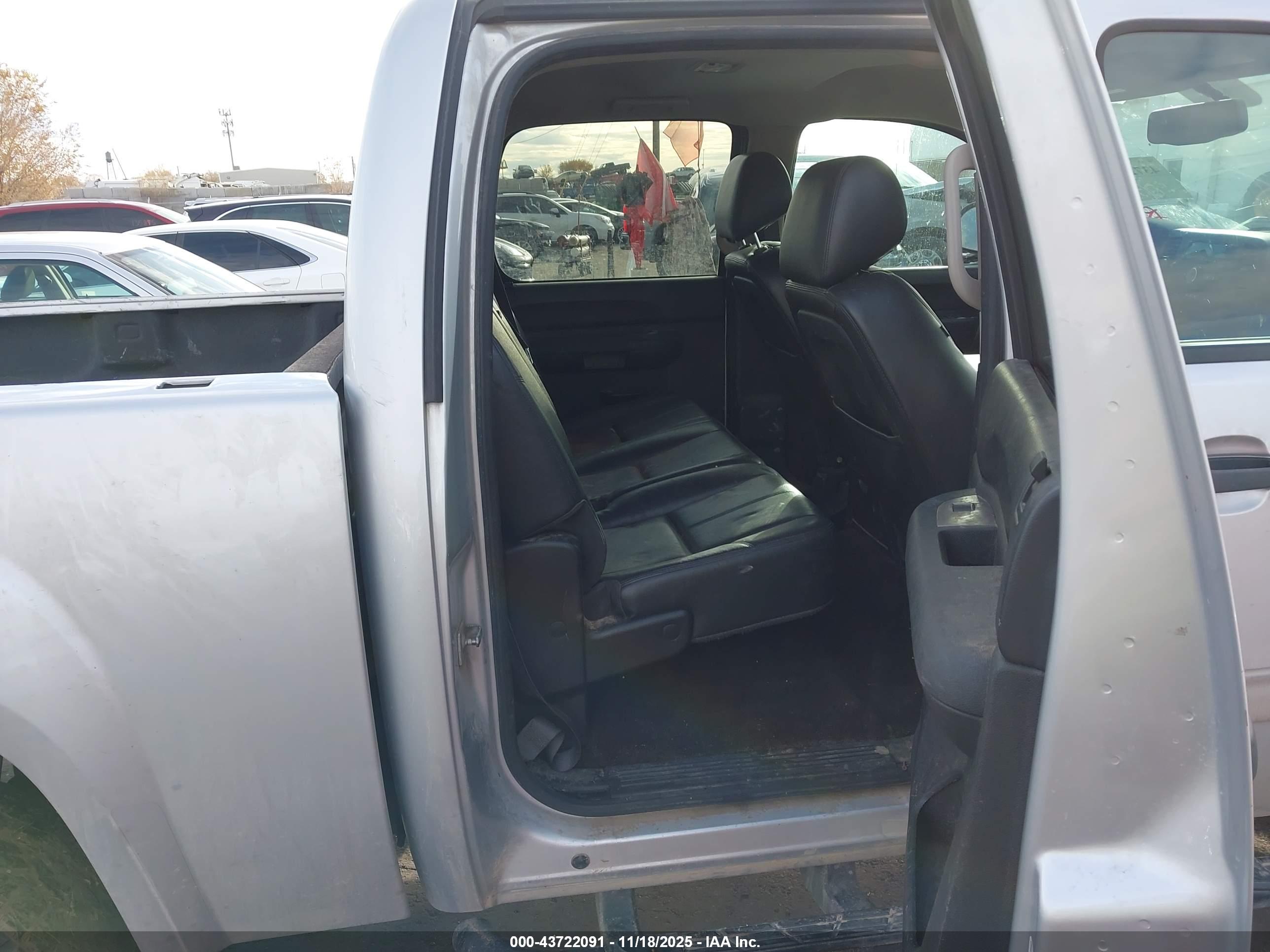GMC SIERRA image 8
