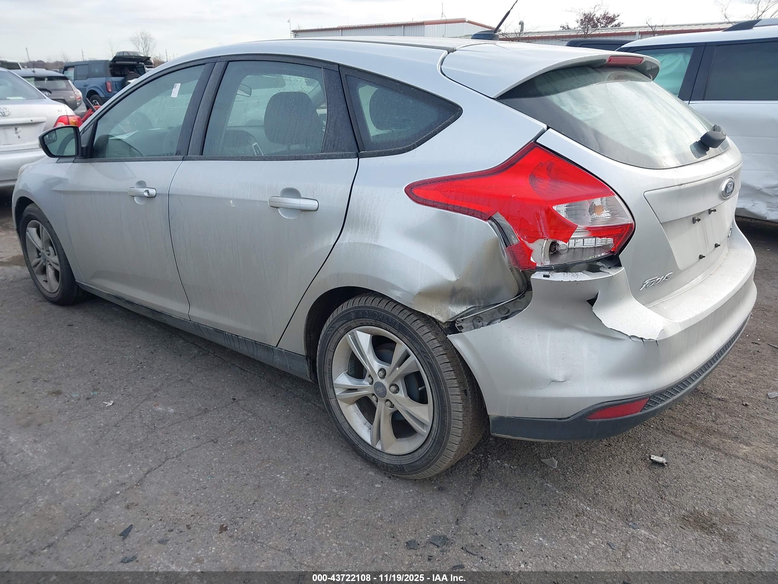 FORD FOCUS image 3