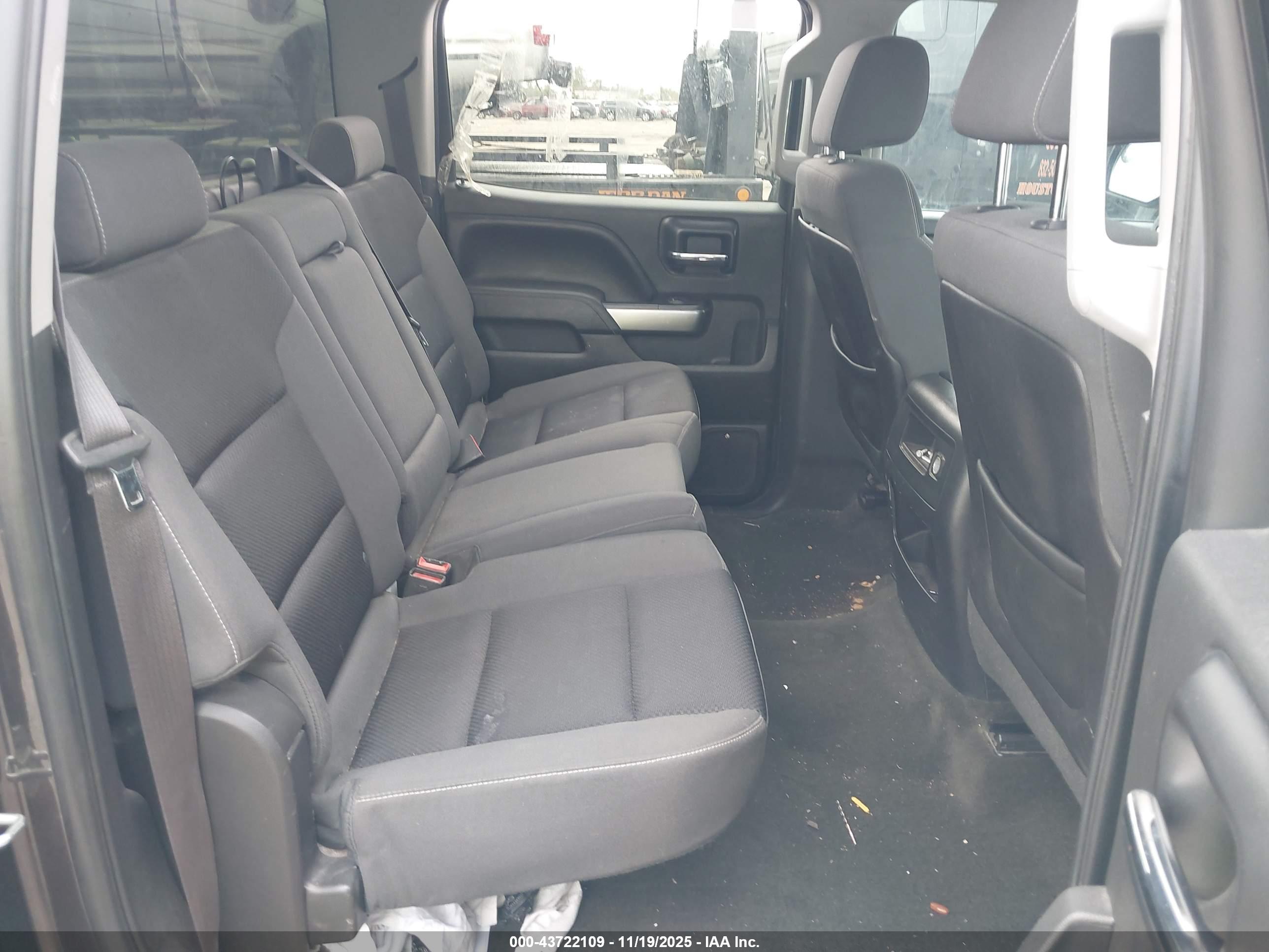 CHEVROLET SILVERADO image 8
