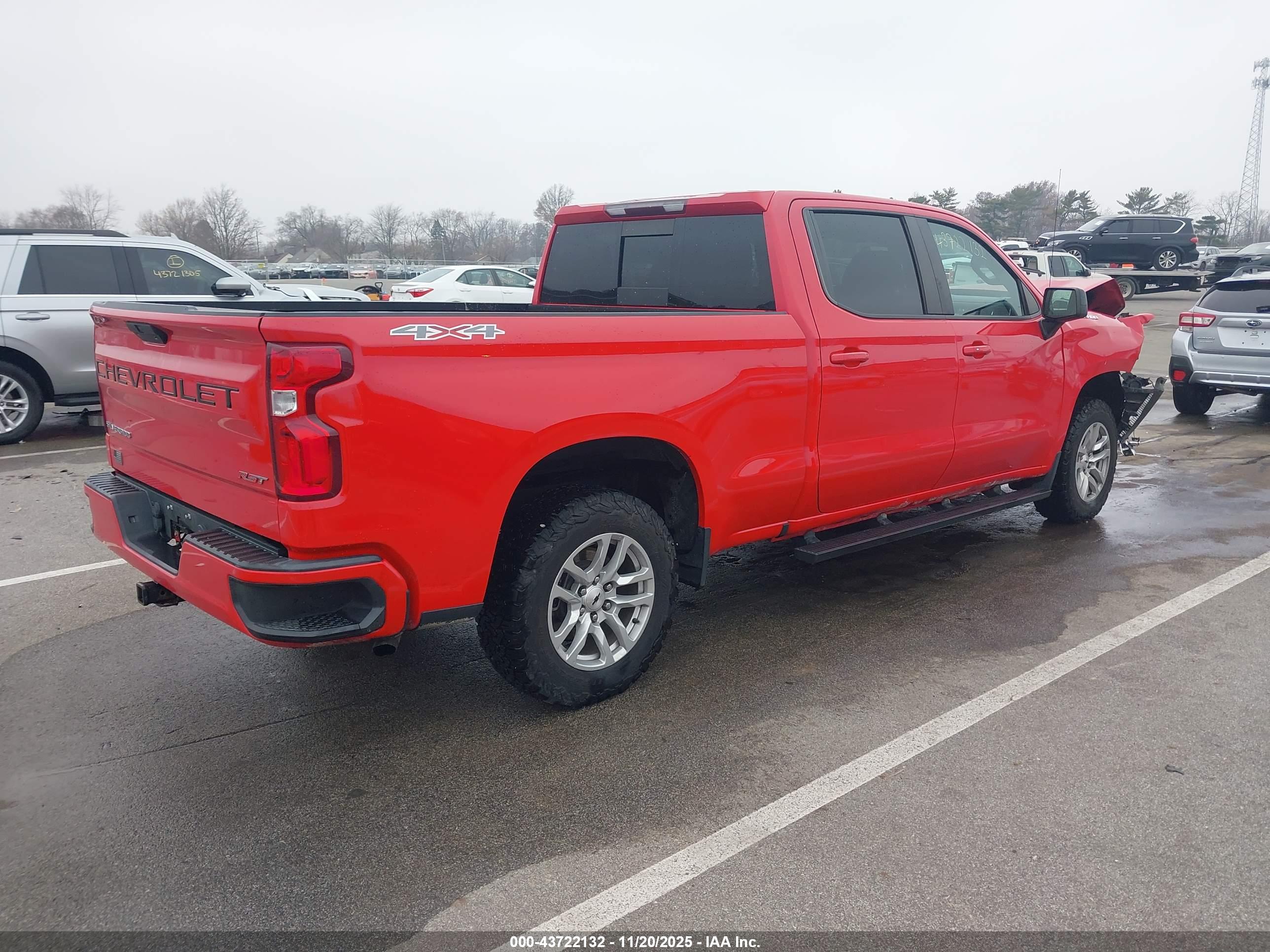 CHEVROLET SILVERADO image 4