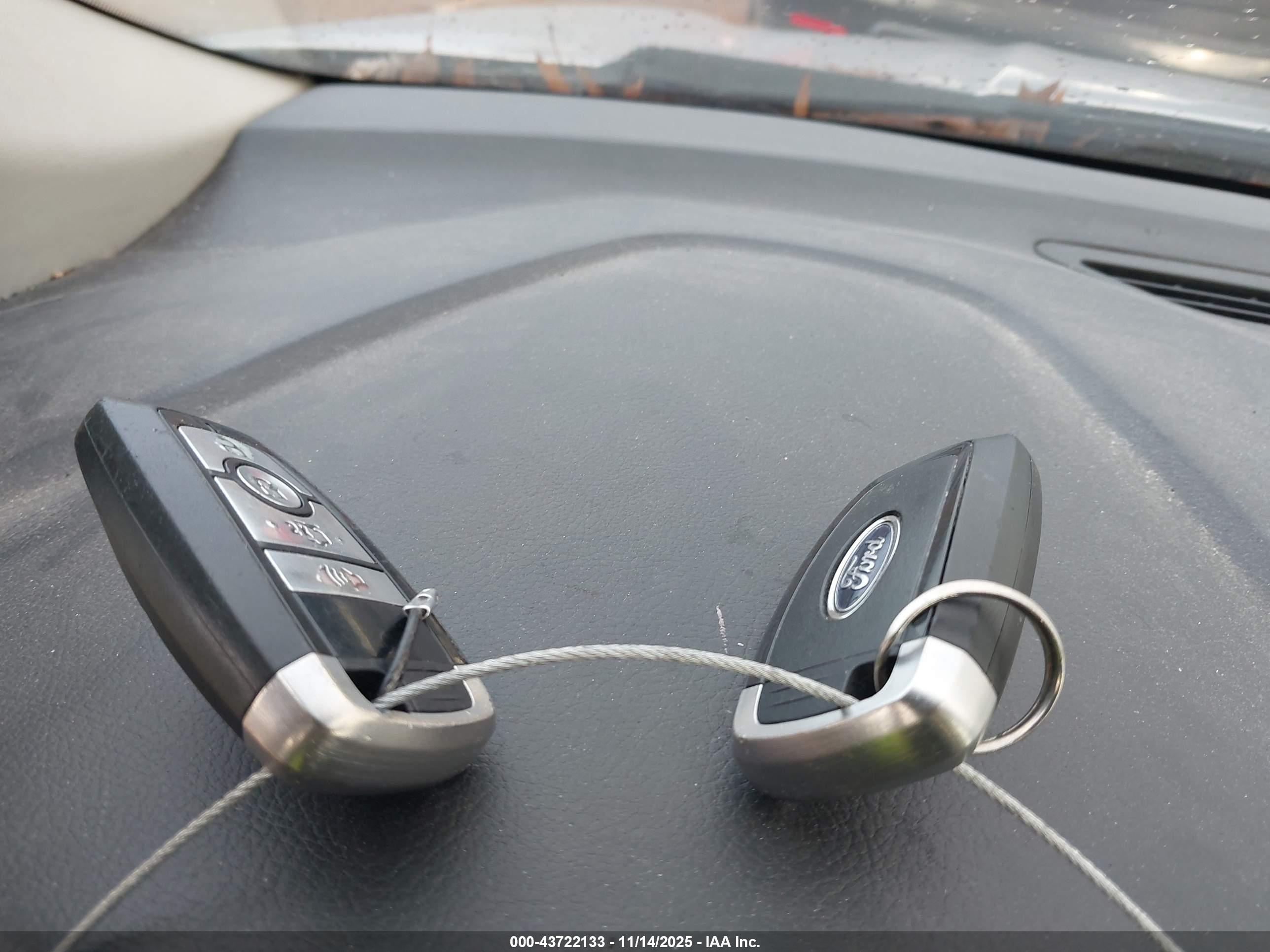FORD FUSION image 11