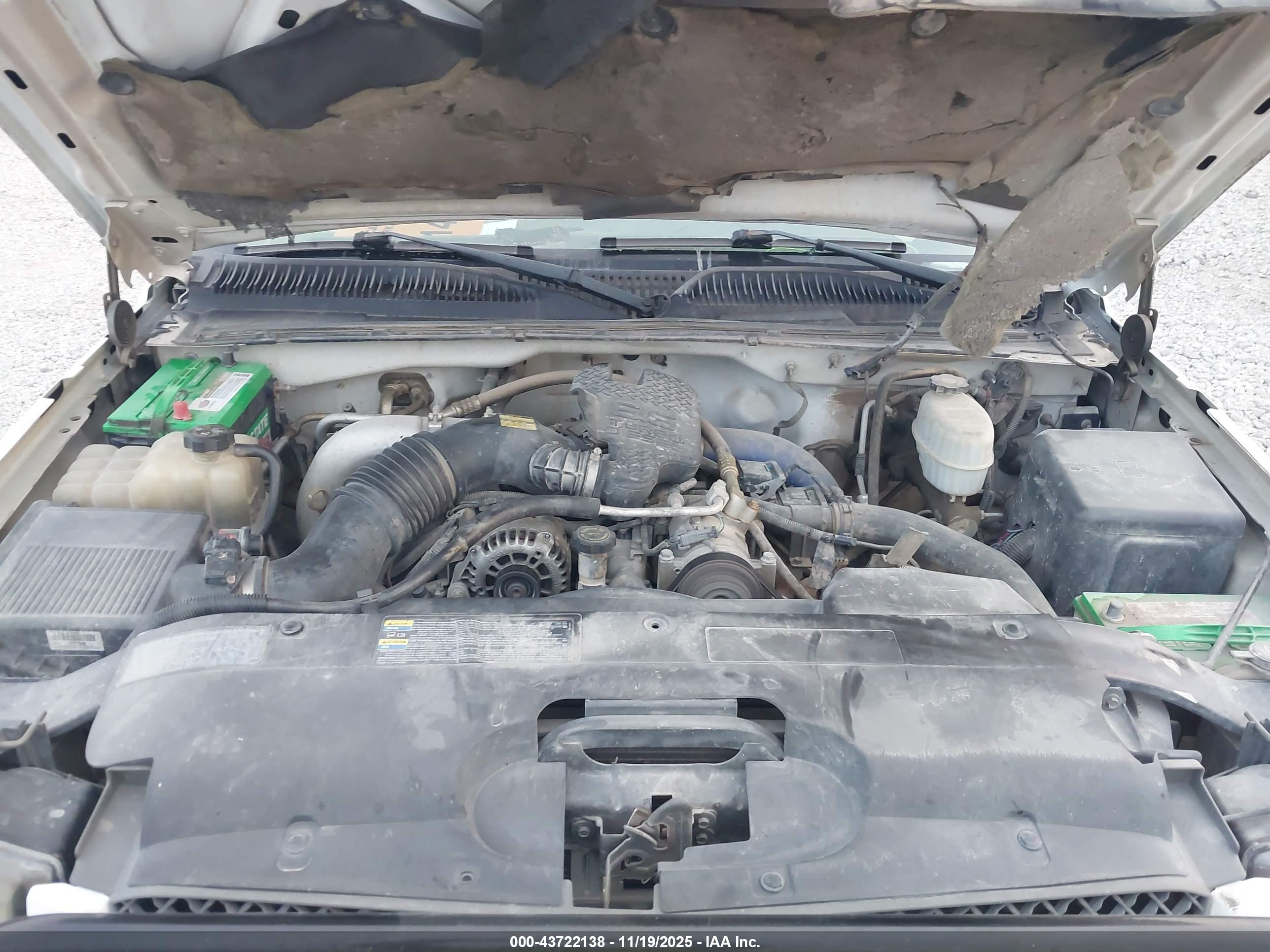 CHEVROLET SILVERADO image 10