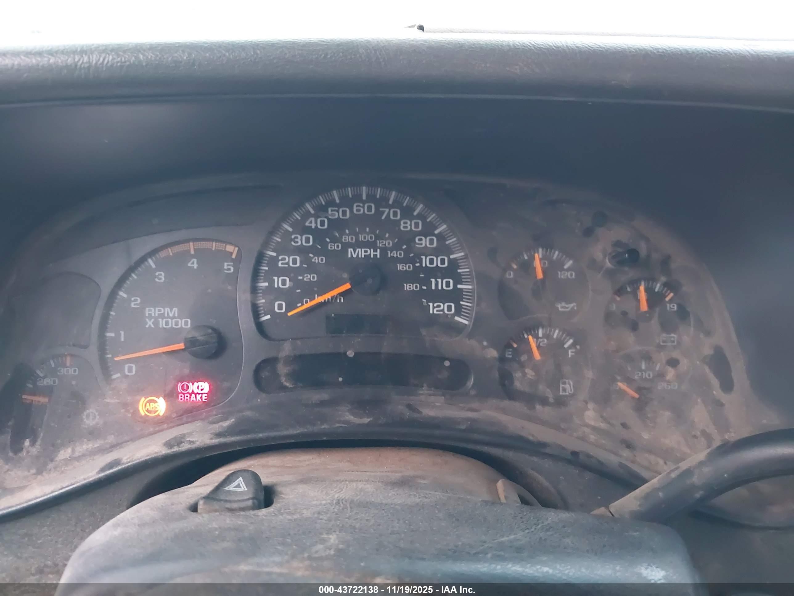 CHEVROLET SILVERADO image 7