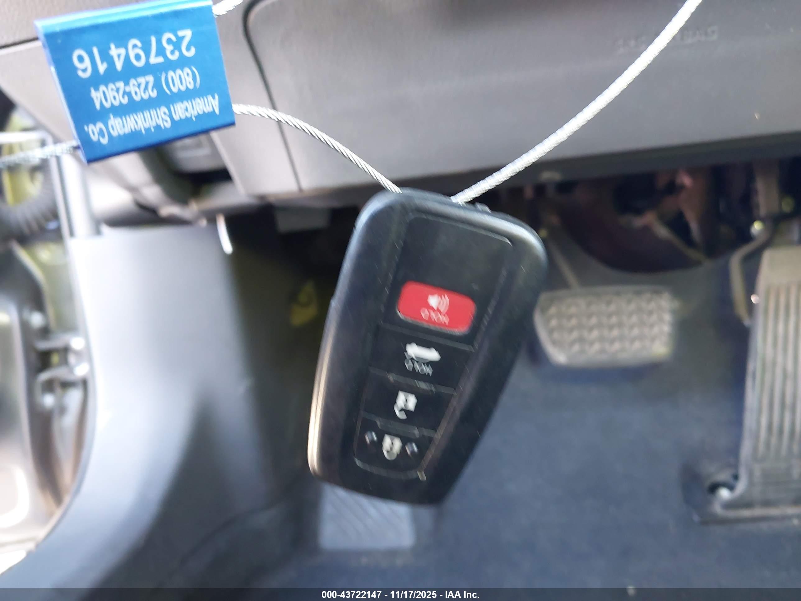 TOYOTA CAMRY image 11