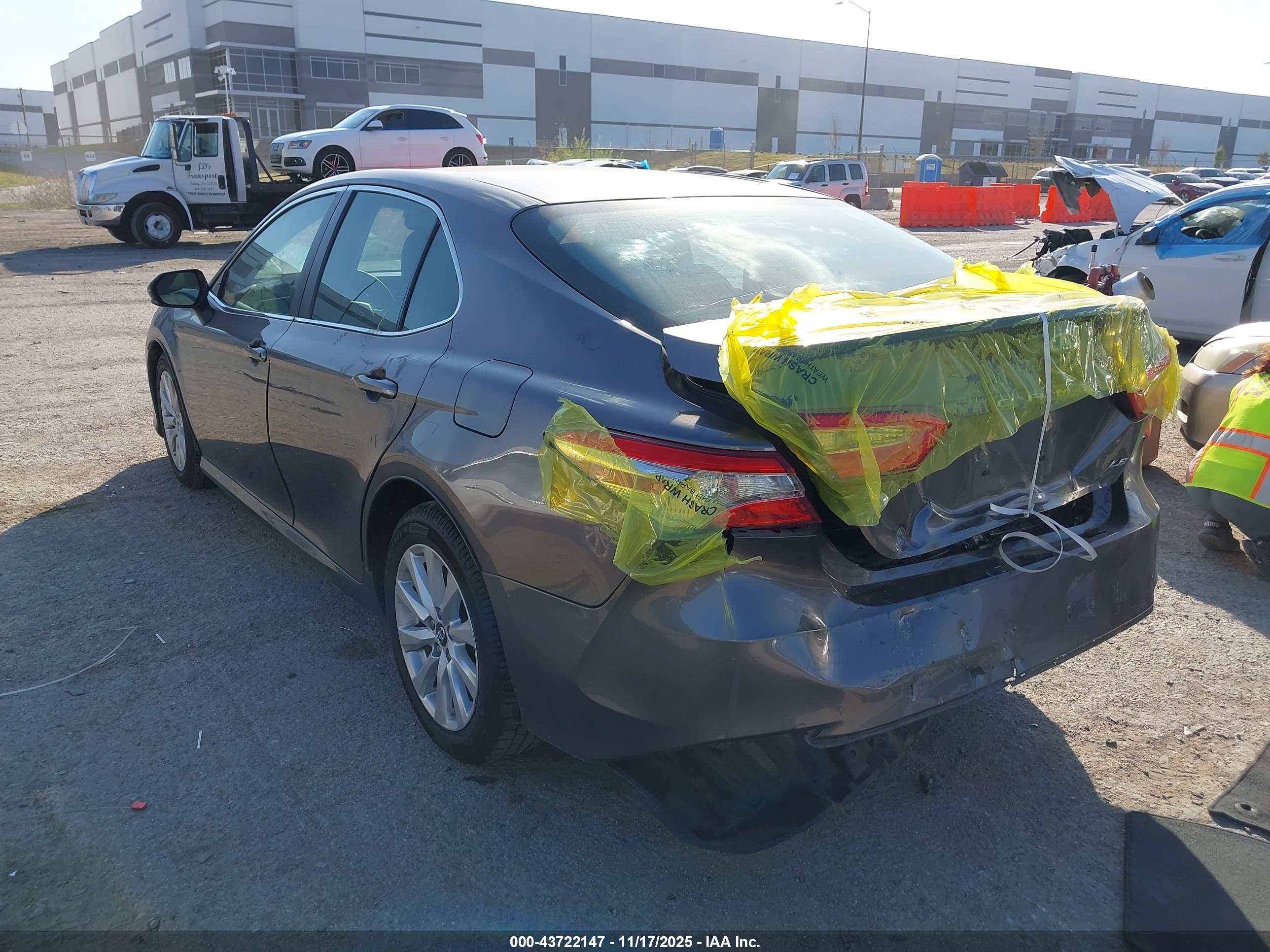 TOYOTA CAMRY image 3