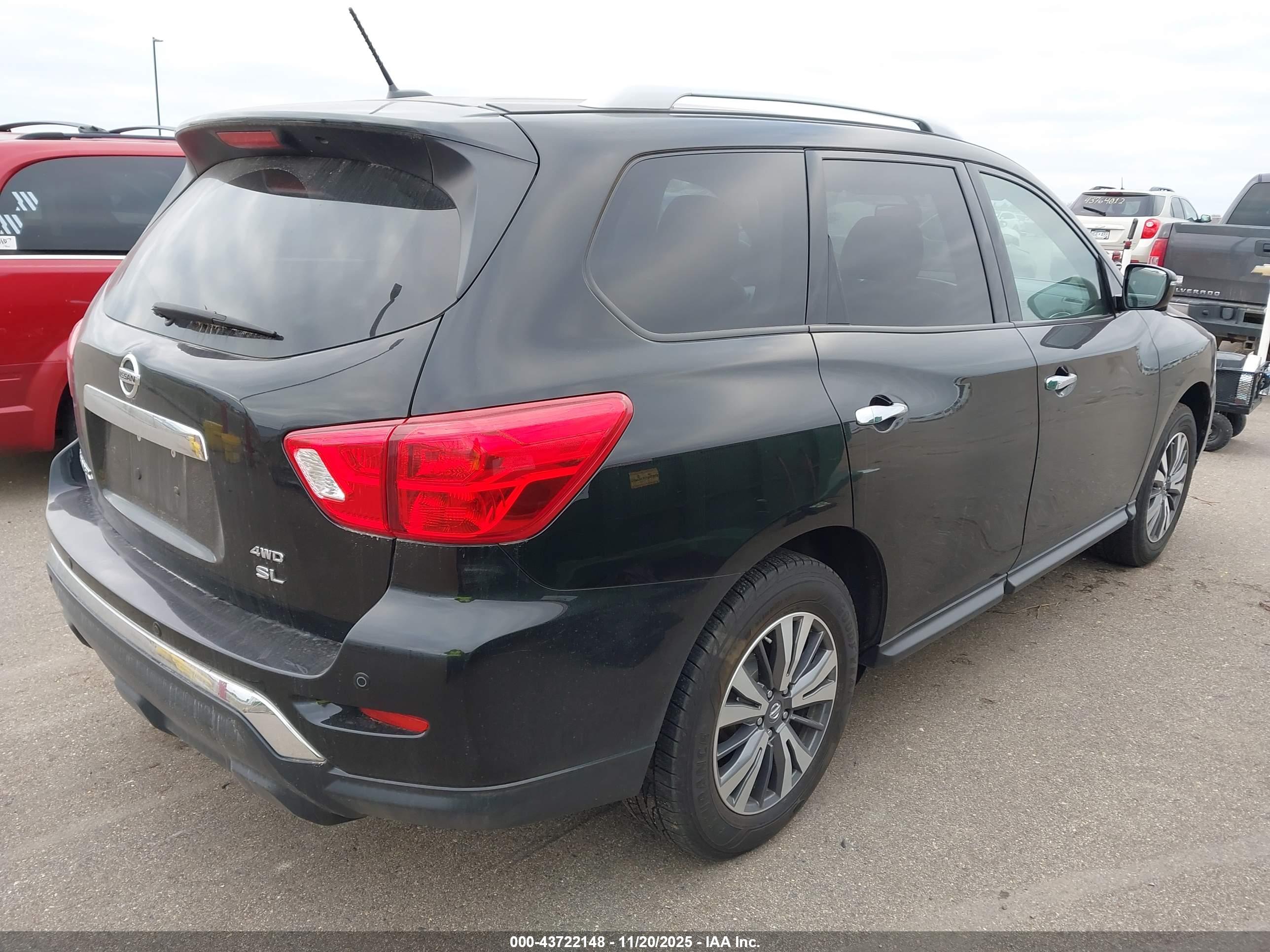 NISSAN PATHFINDER image 4