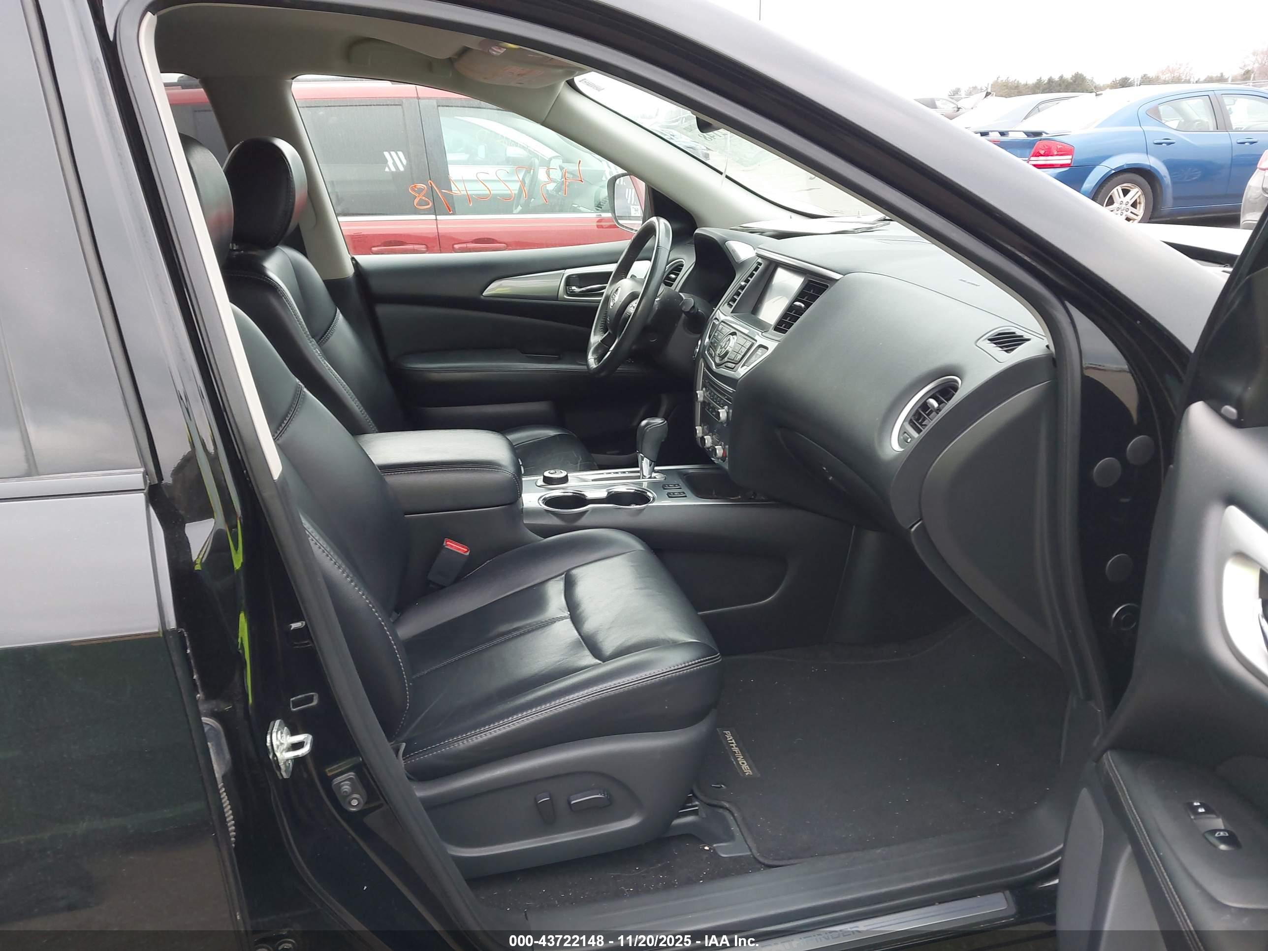 NISSAN PATHFINDER image 5