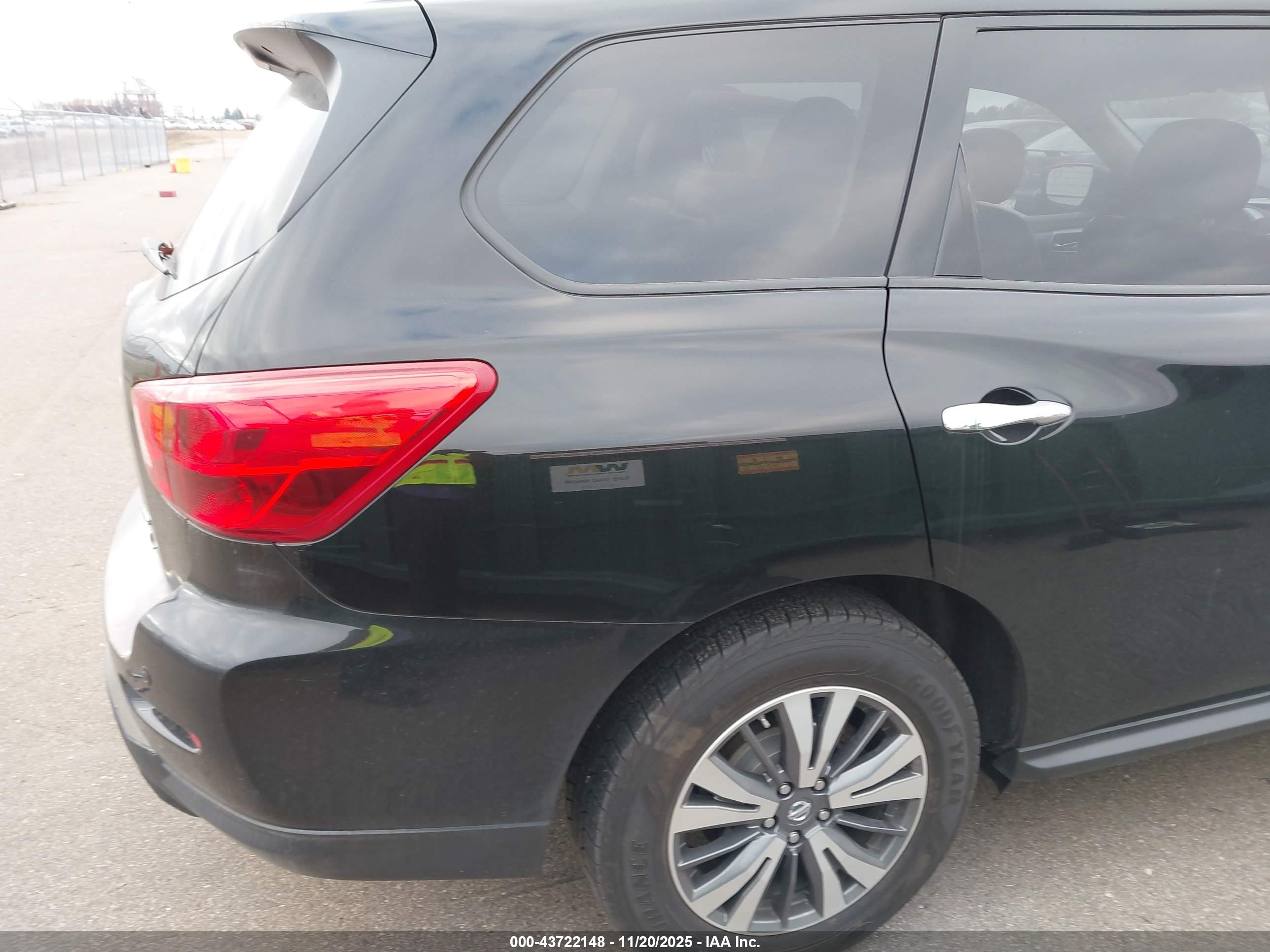 NISSAN PATHFINDER image 6
