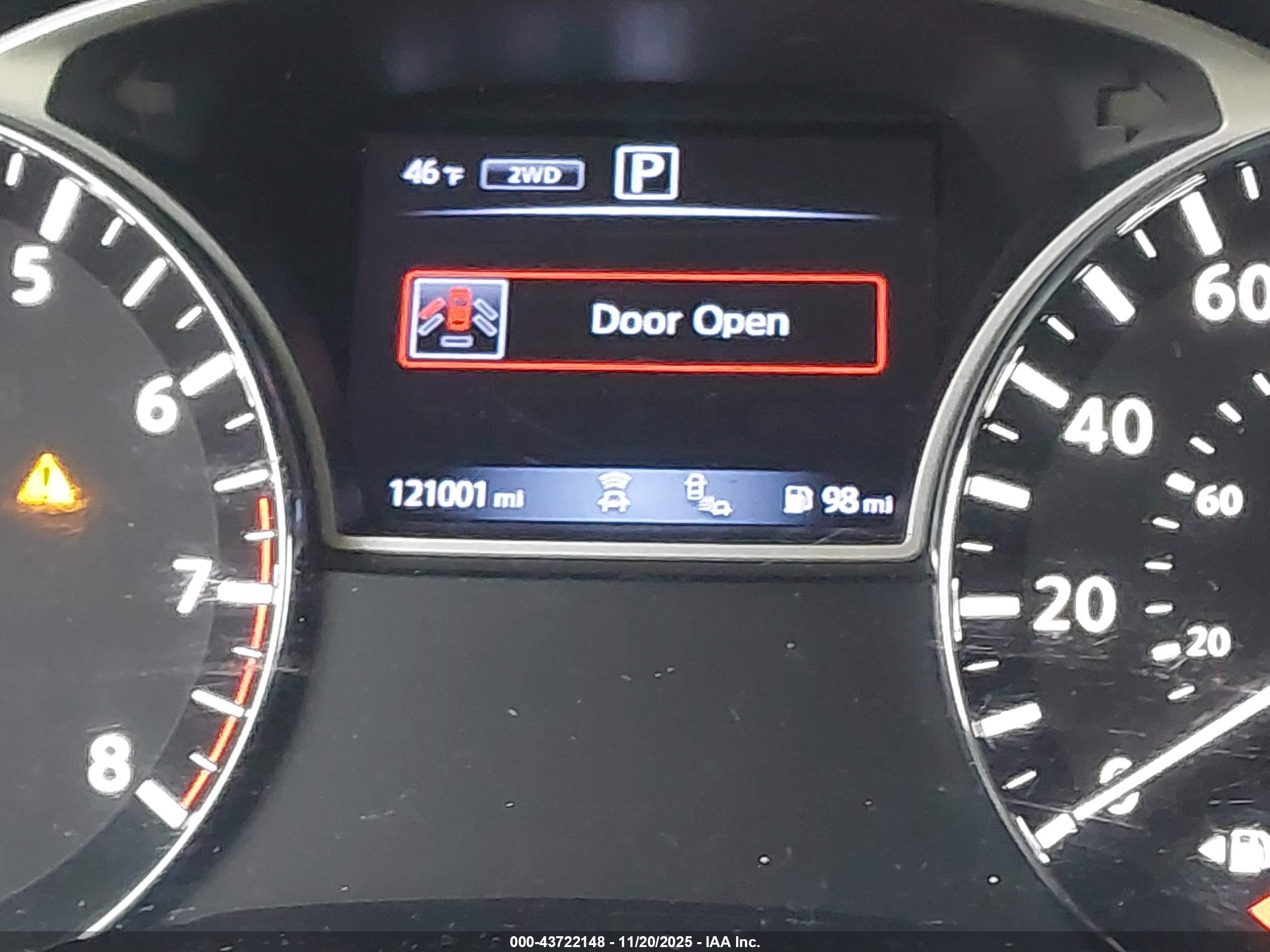 NISSAN PATHFINDER image 7