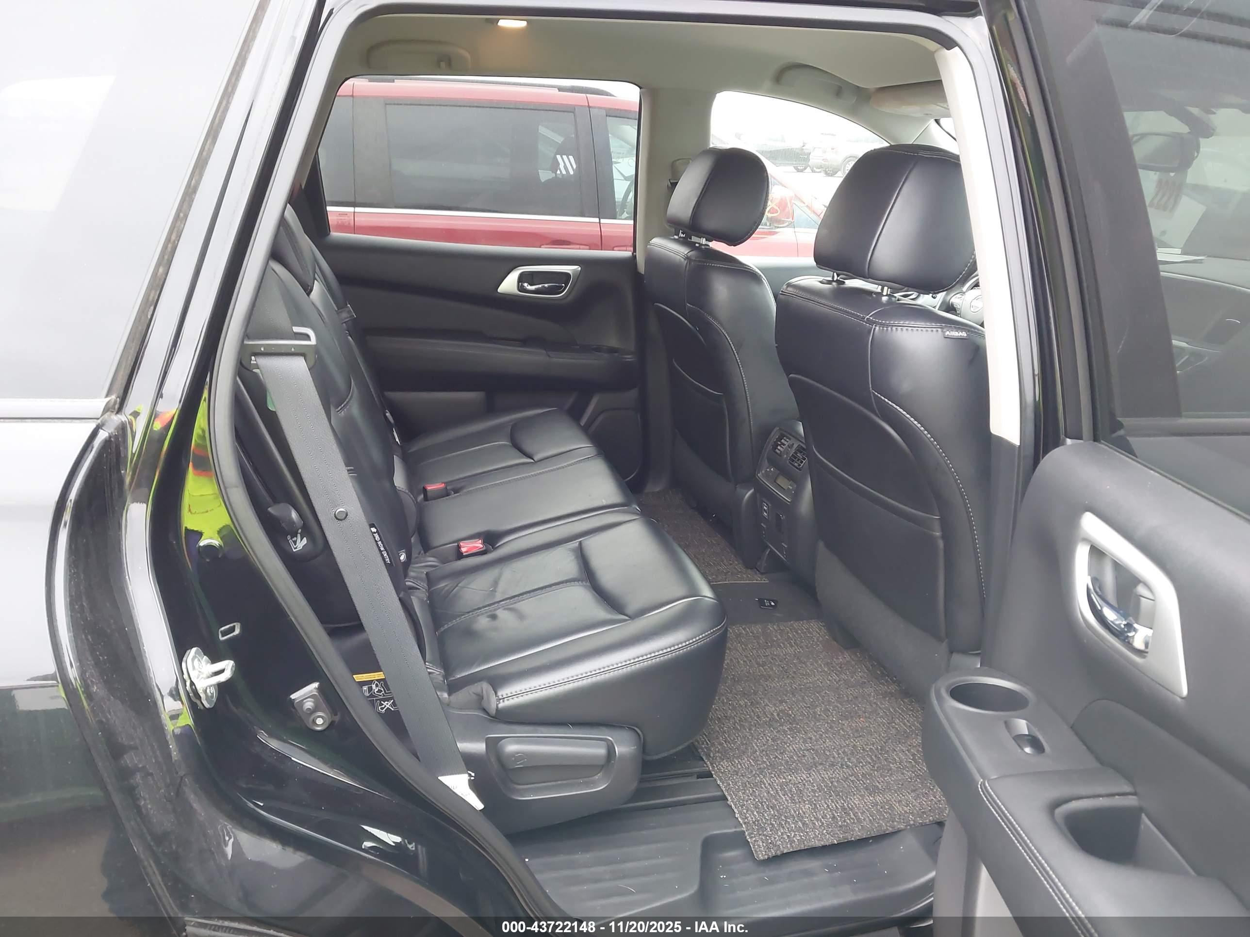 NISSAN PATHFINDER image 8