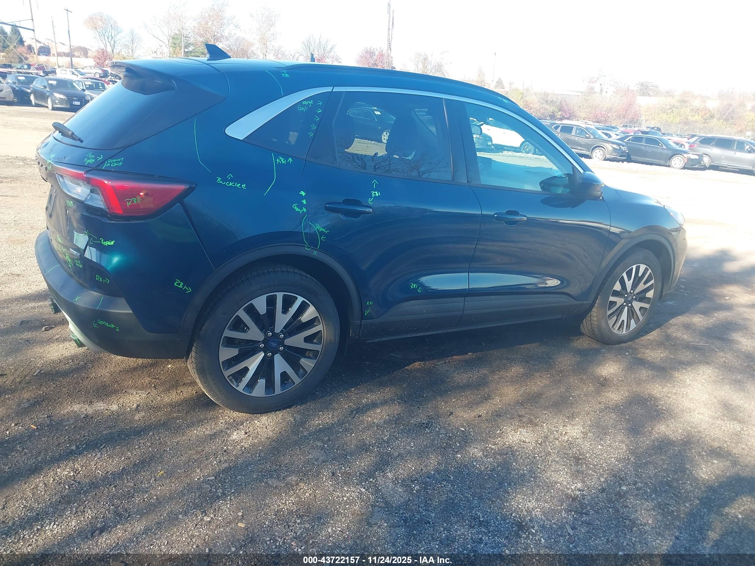 FORD ESCAPE image 4