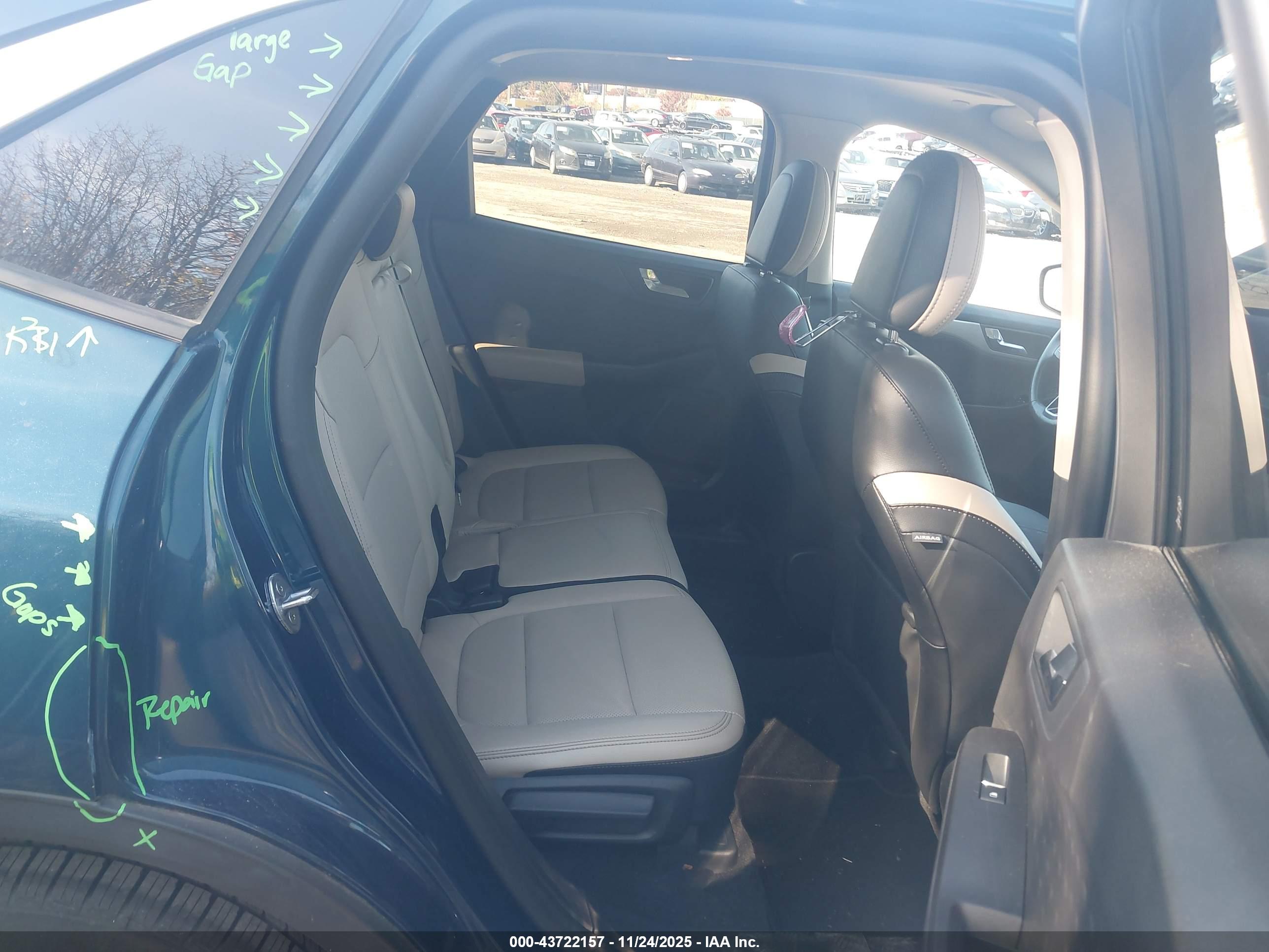 FORD ESCAPE image 8