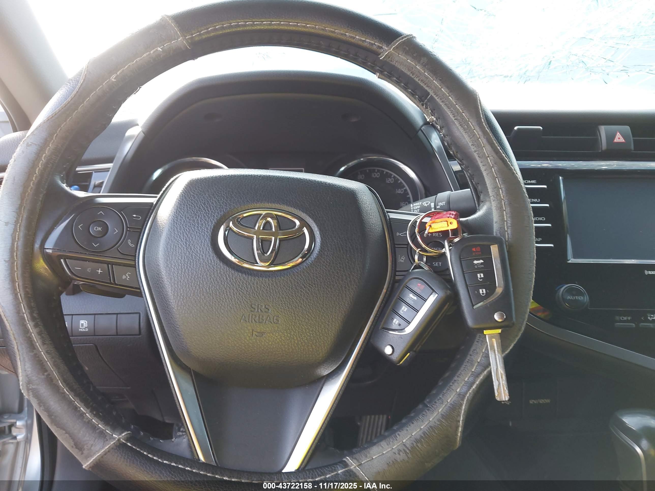 TOYOTA CAMRY image 11