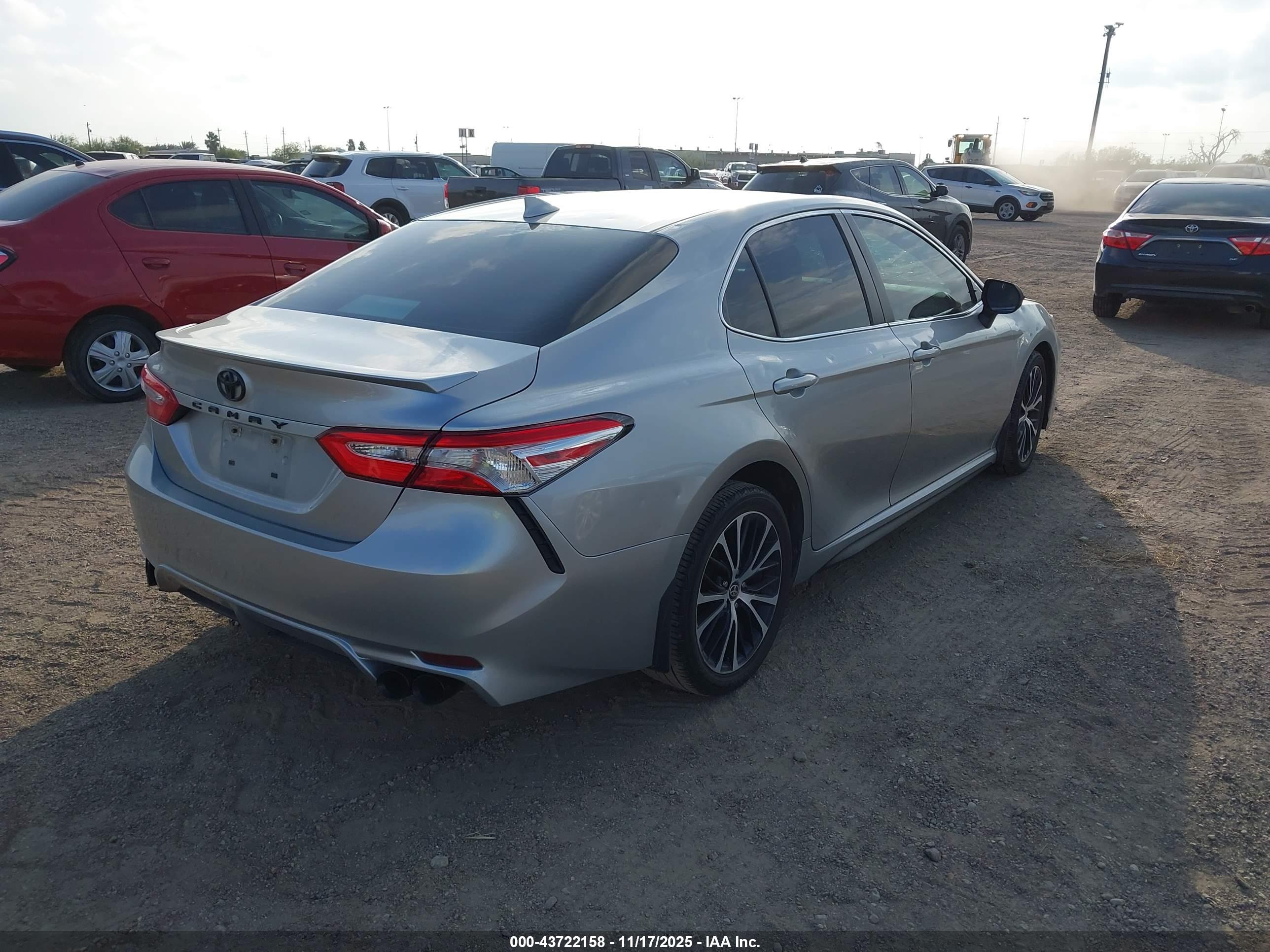 TOYOTA CAMRY image 4