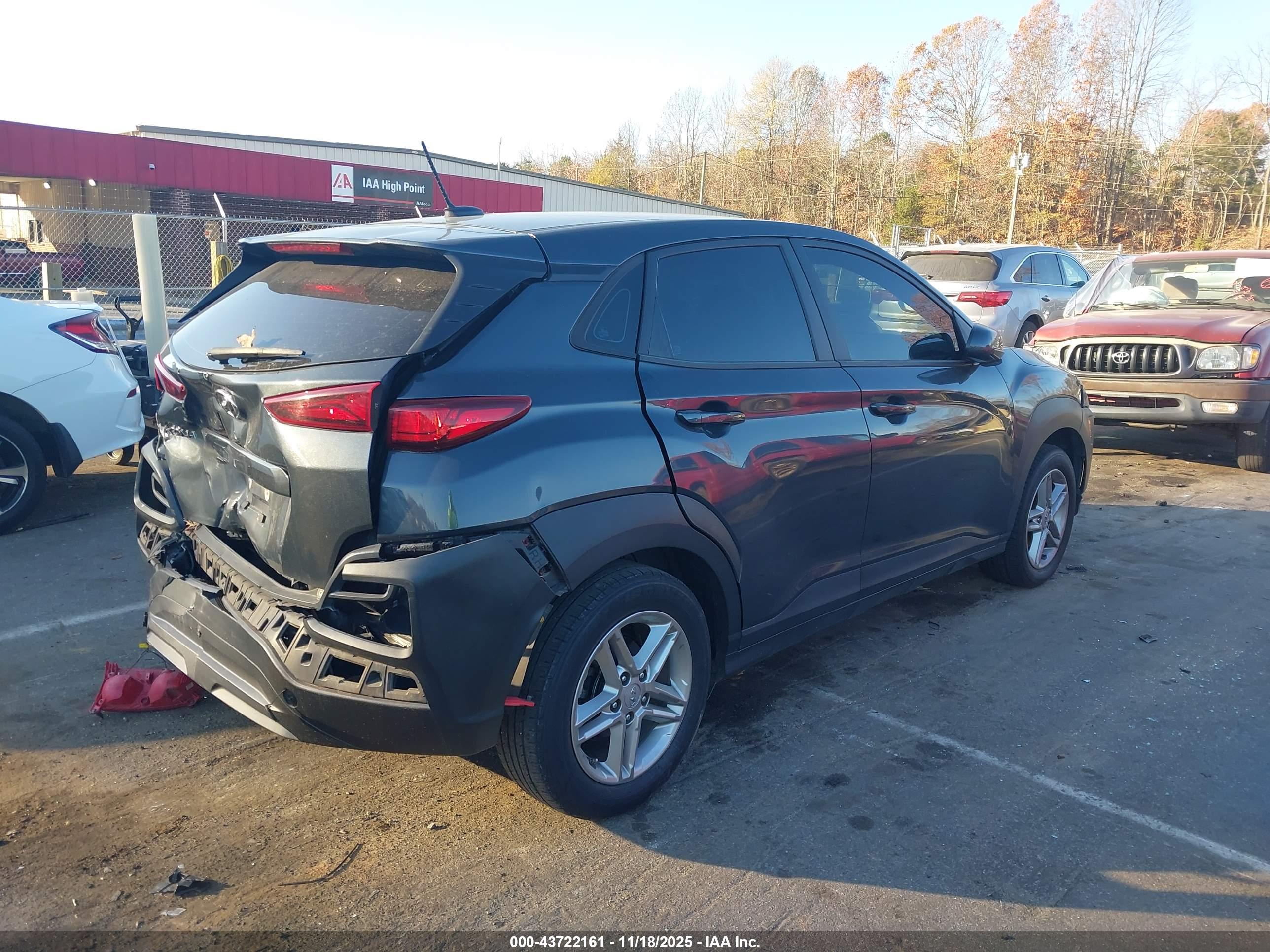HYUNDAI KONA image 4