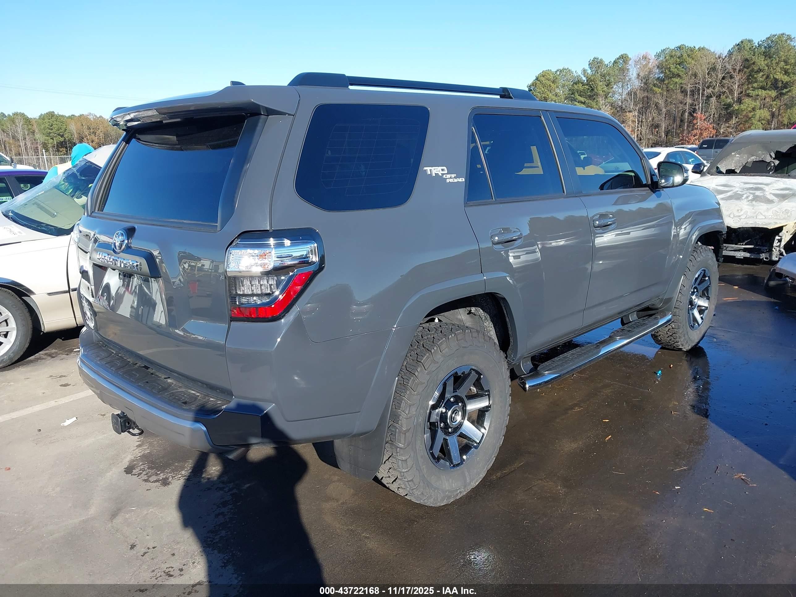 TOYOTA 4RUNNER image 4
